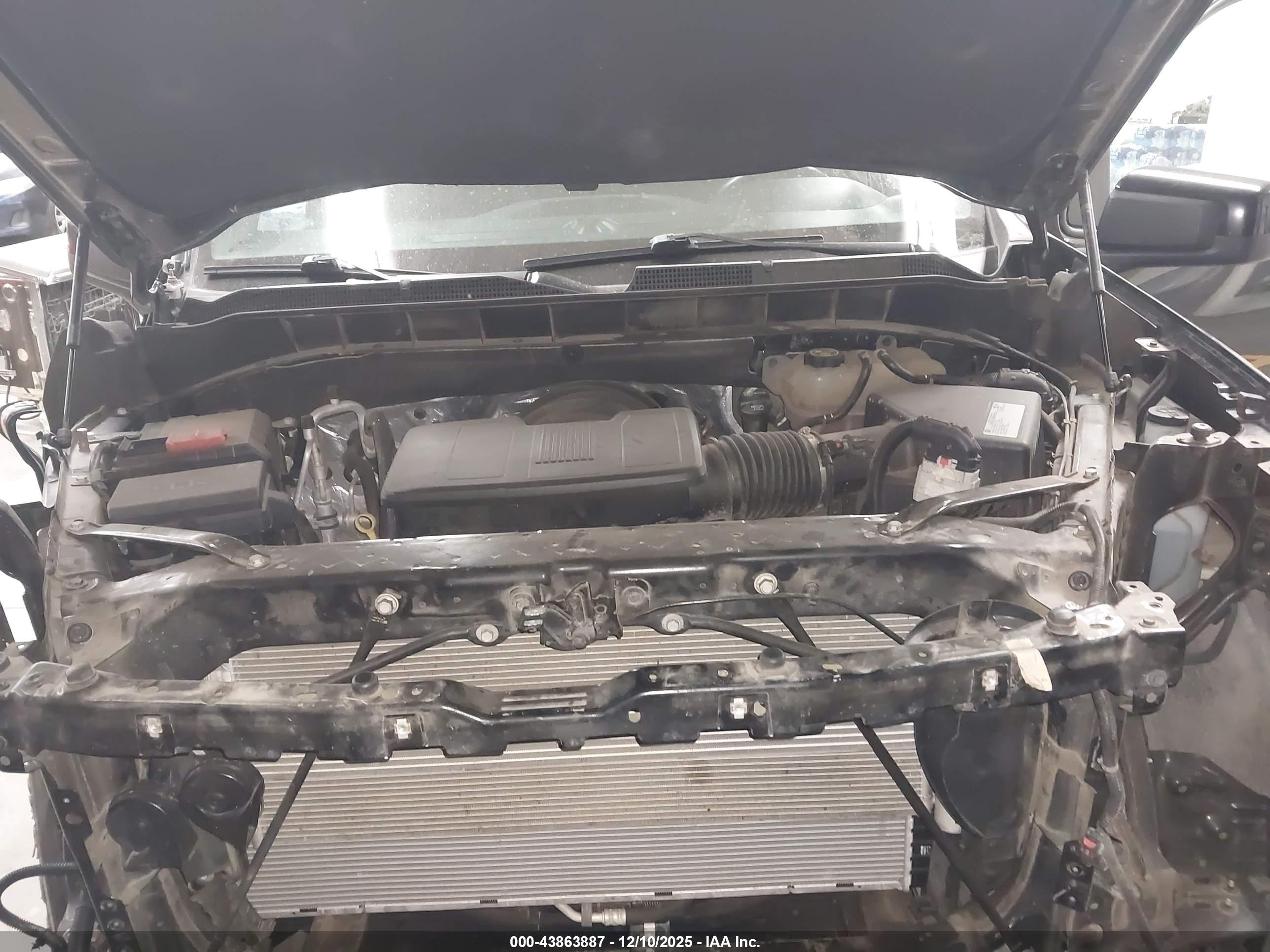 CHEVROLET SILVERADO image 10