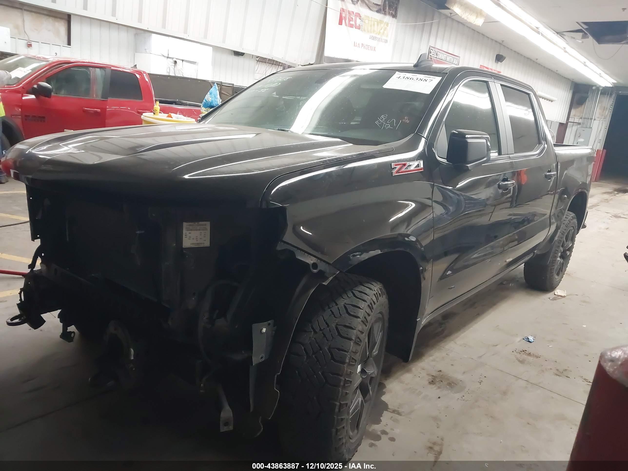 CHEVROLET SILVERADO image 2
