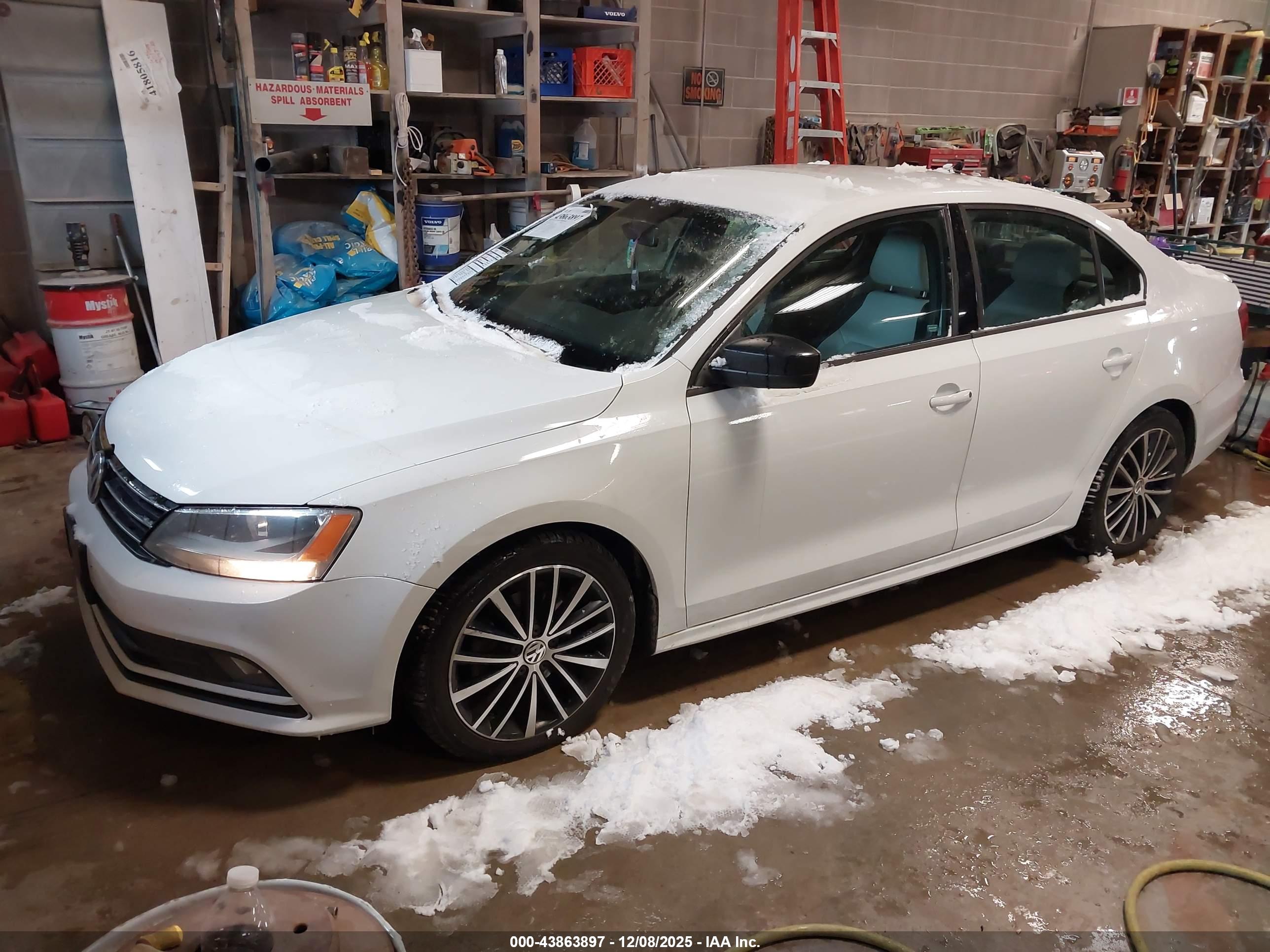 VOLKSWAGEN JETTA image 2