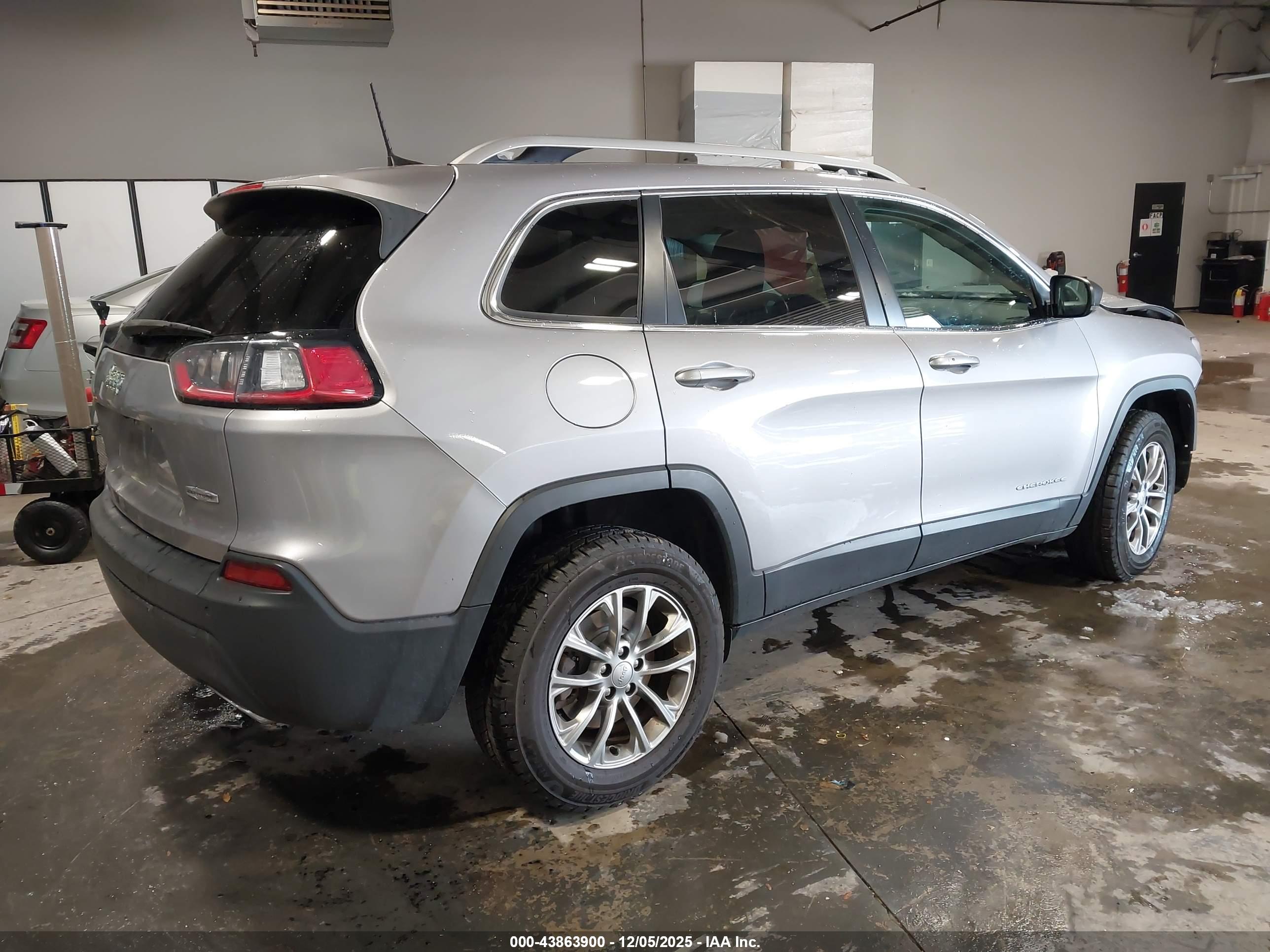 JEEP CHEROKEE image 4
