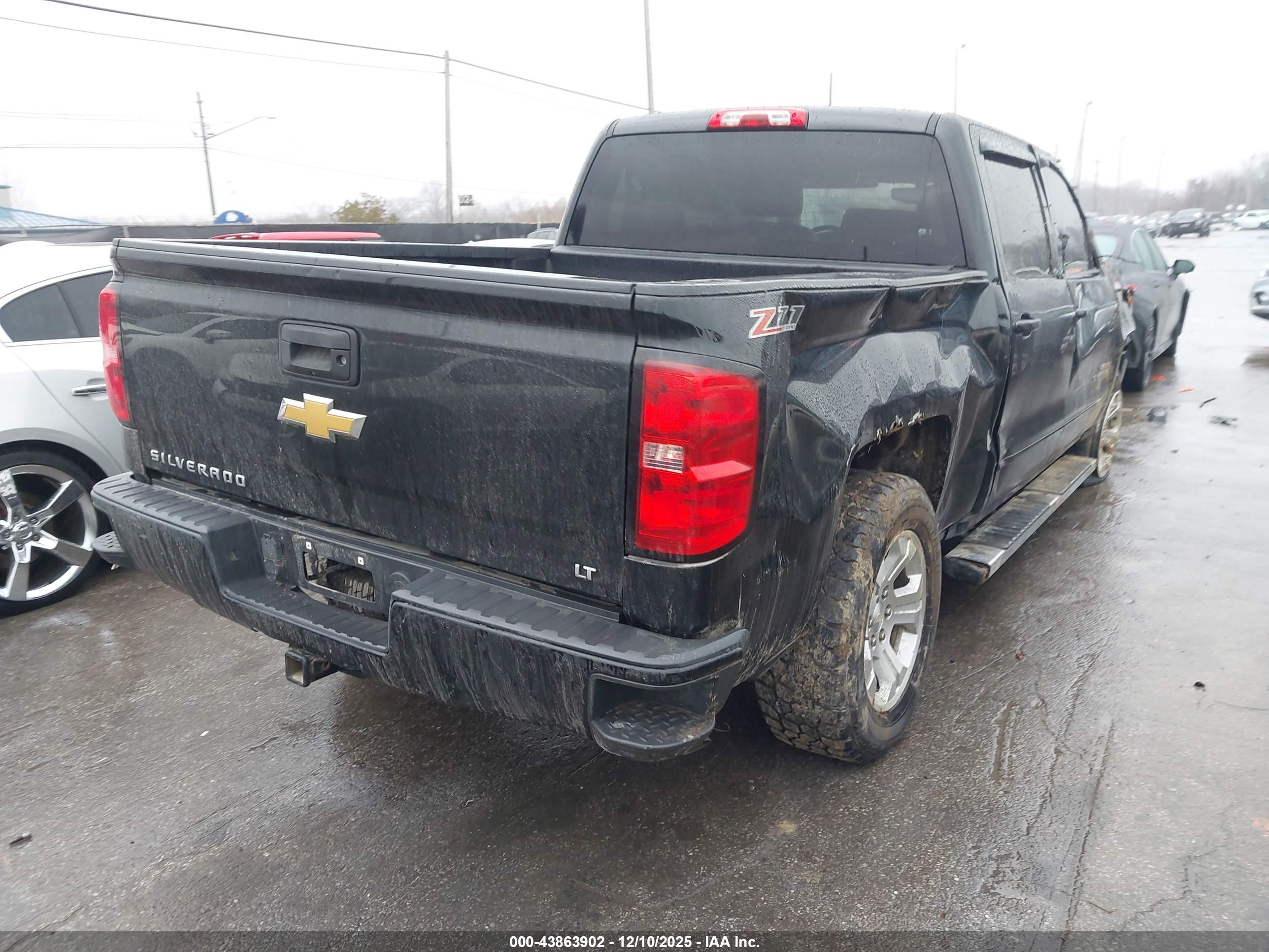 CHEVROLET SILVERADO image 4