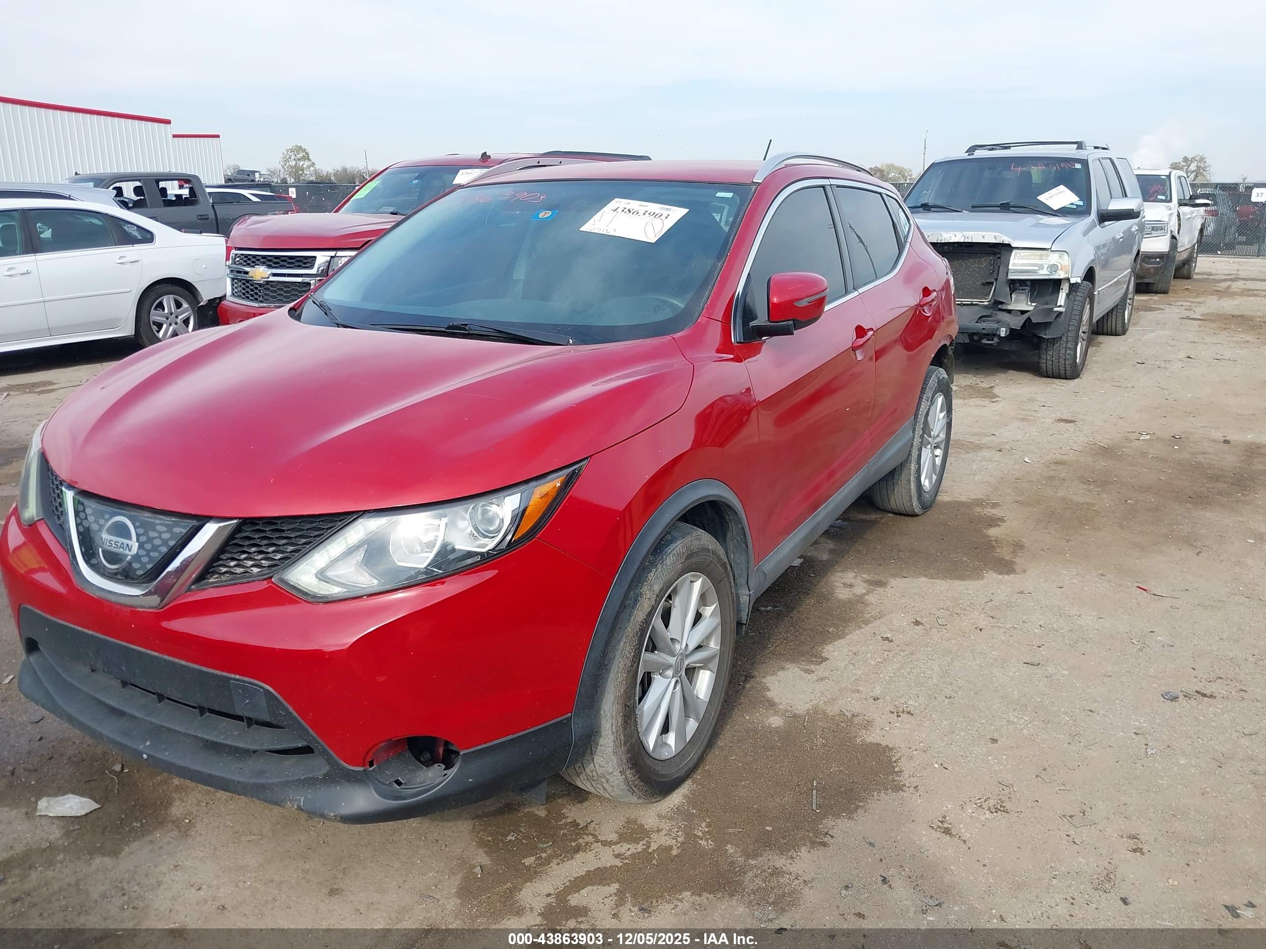 NISSAN ROGUE image 2