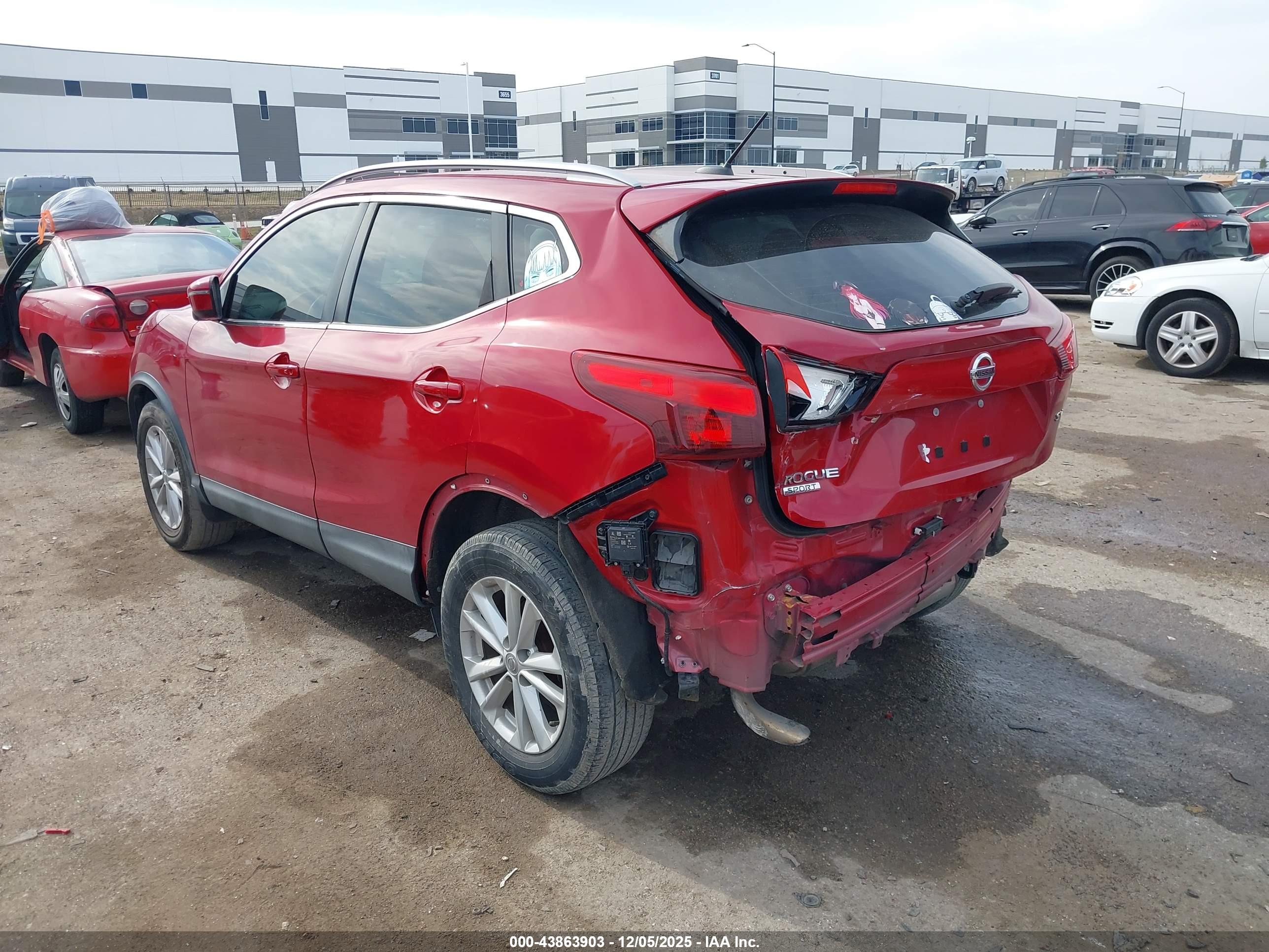 NISSAN ROGUE image 3