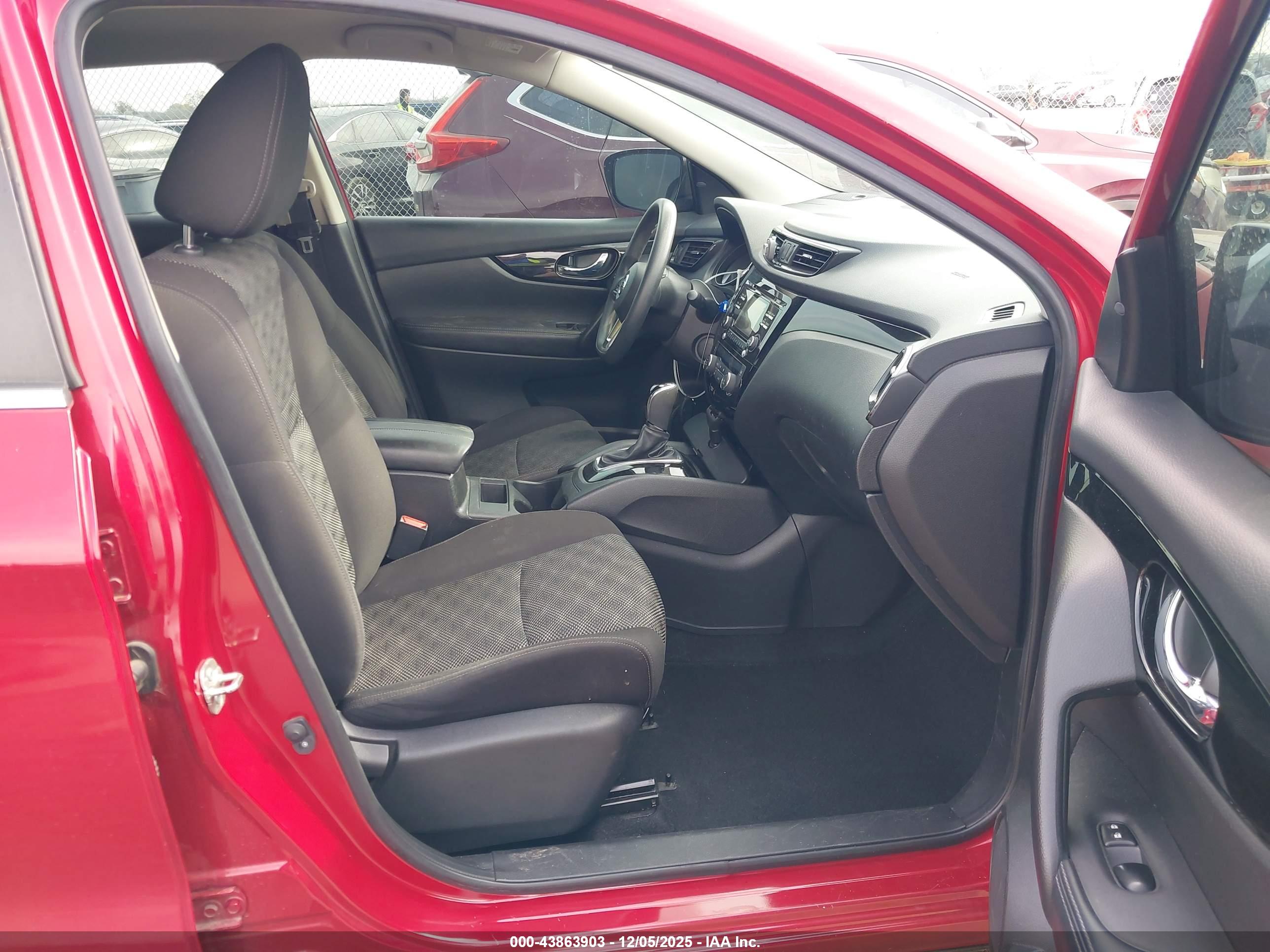 NISSAN ROGUE image 5