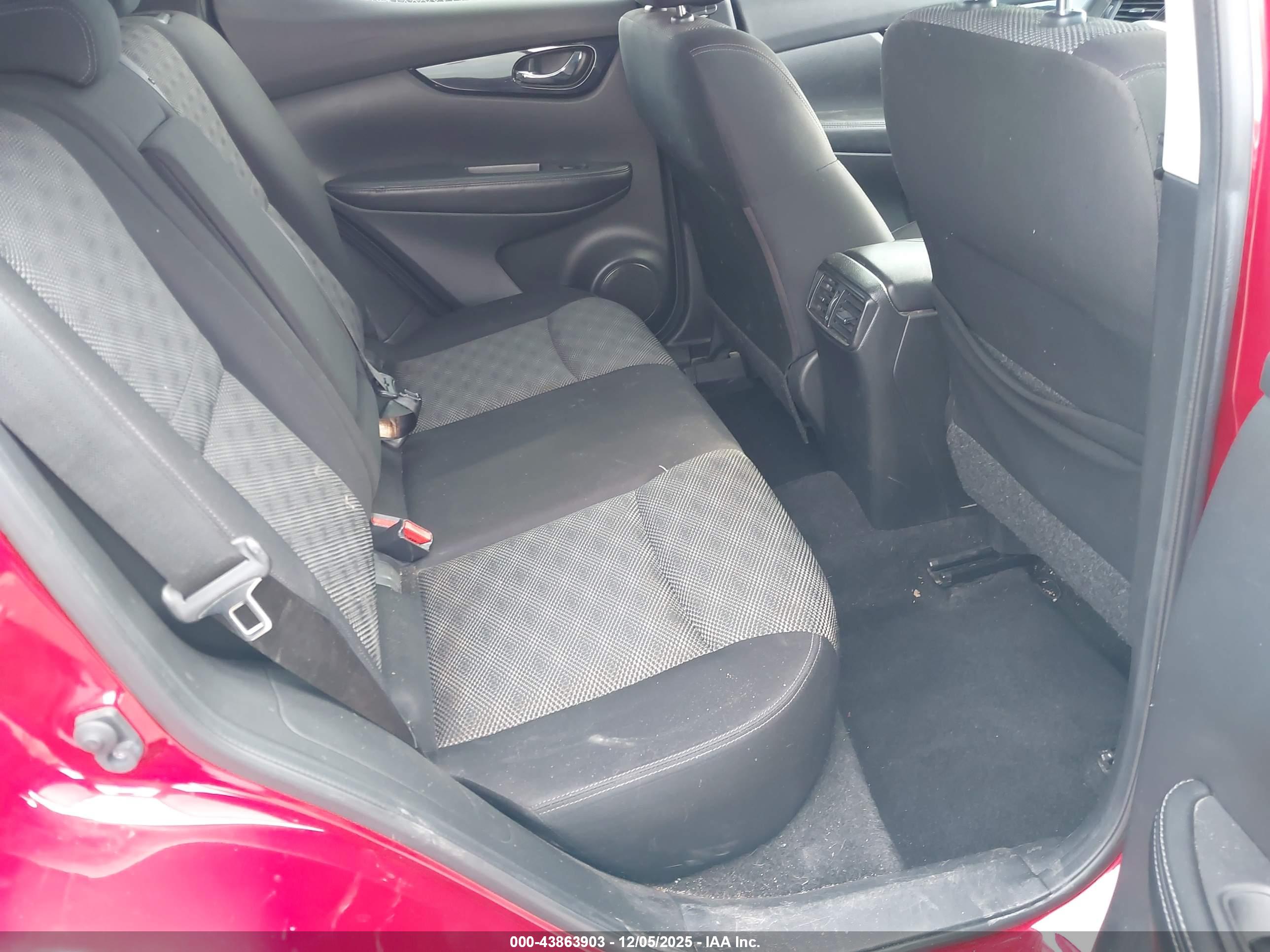 NISSAN ROGUE image 8