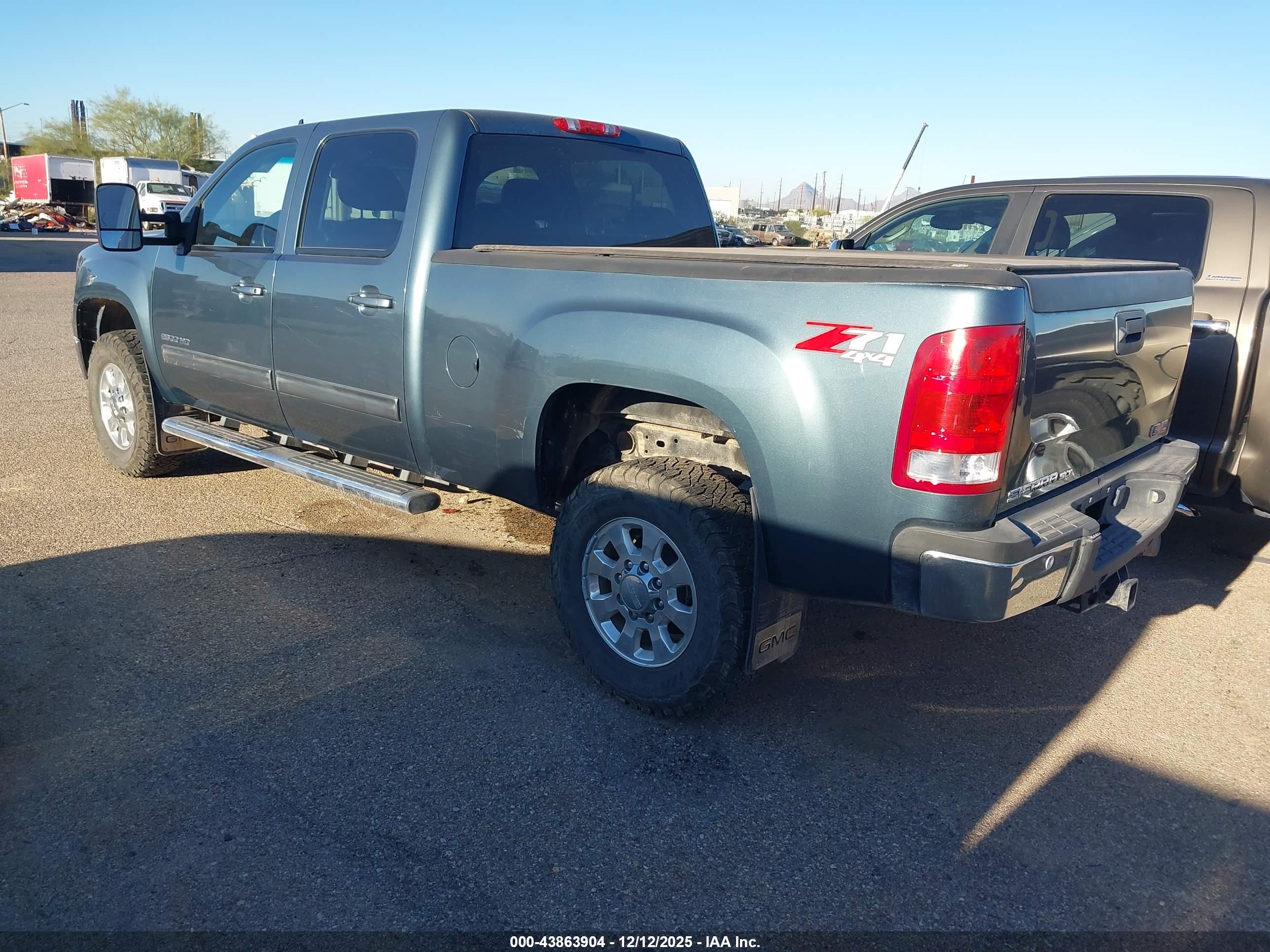 GMC SIERRA image 3