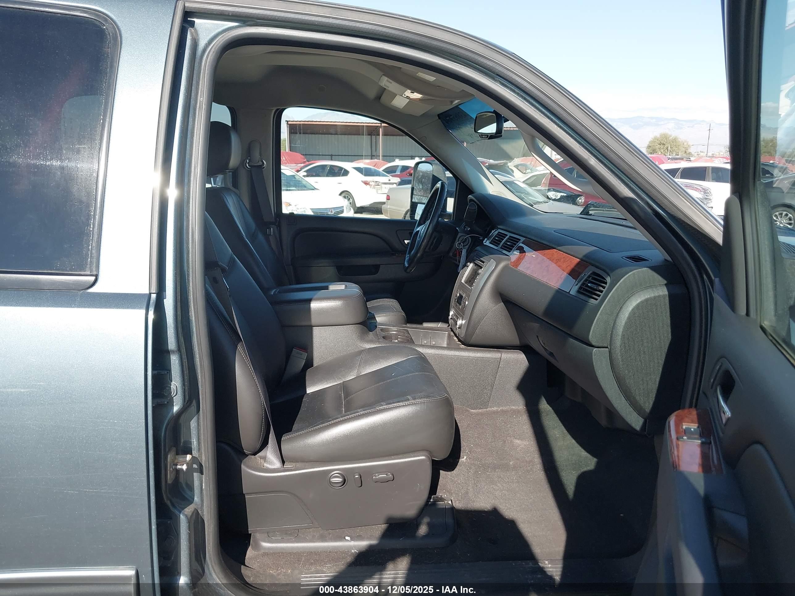 GMC SIERRA image 5