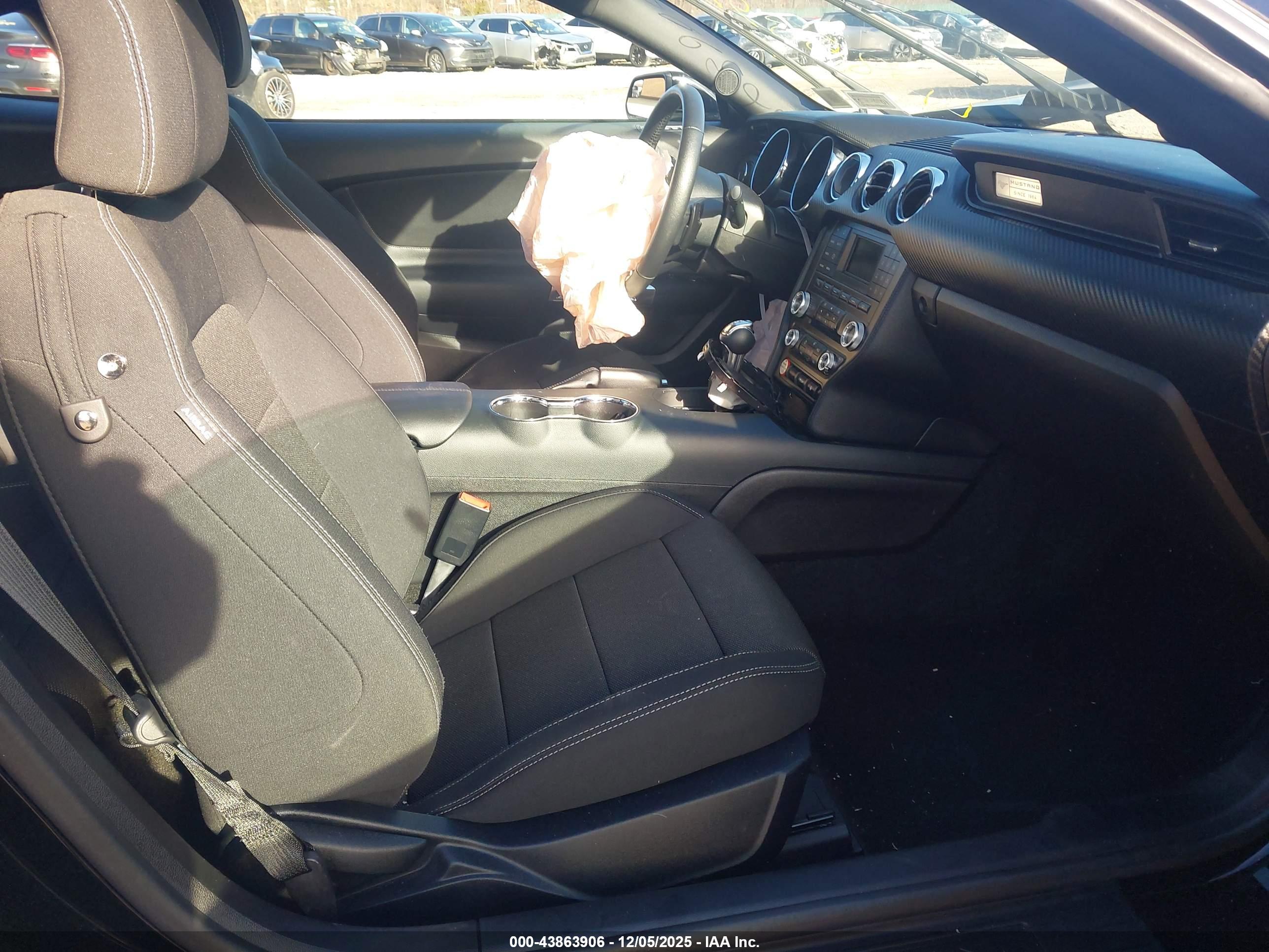 FORD MUSTANG image 5