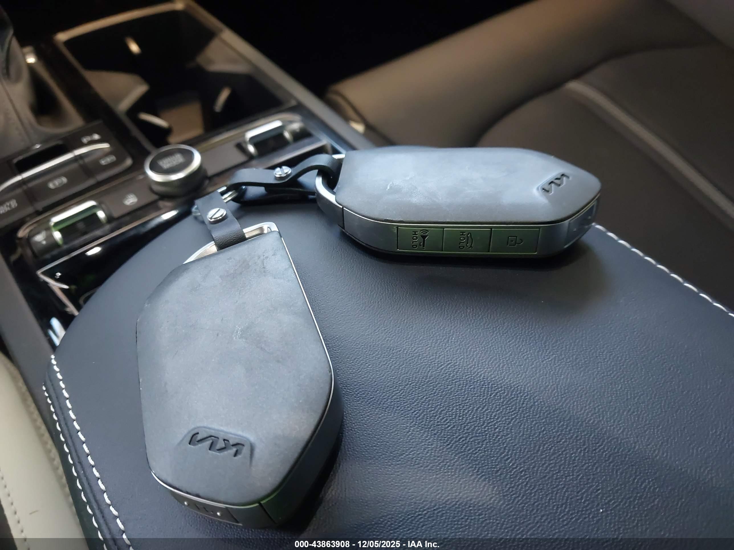KIA K5 image 11