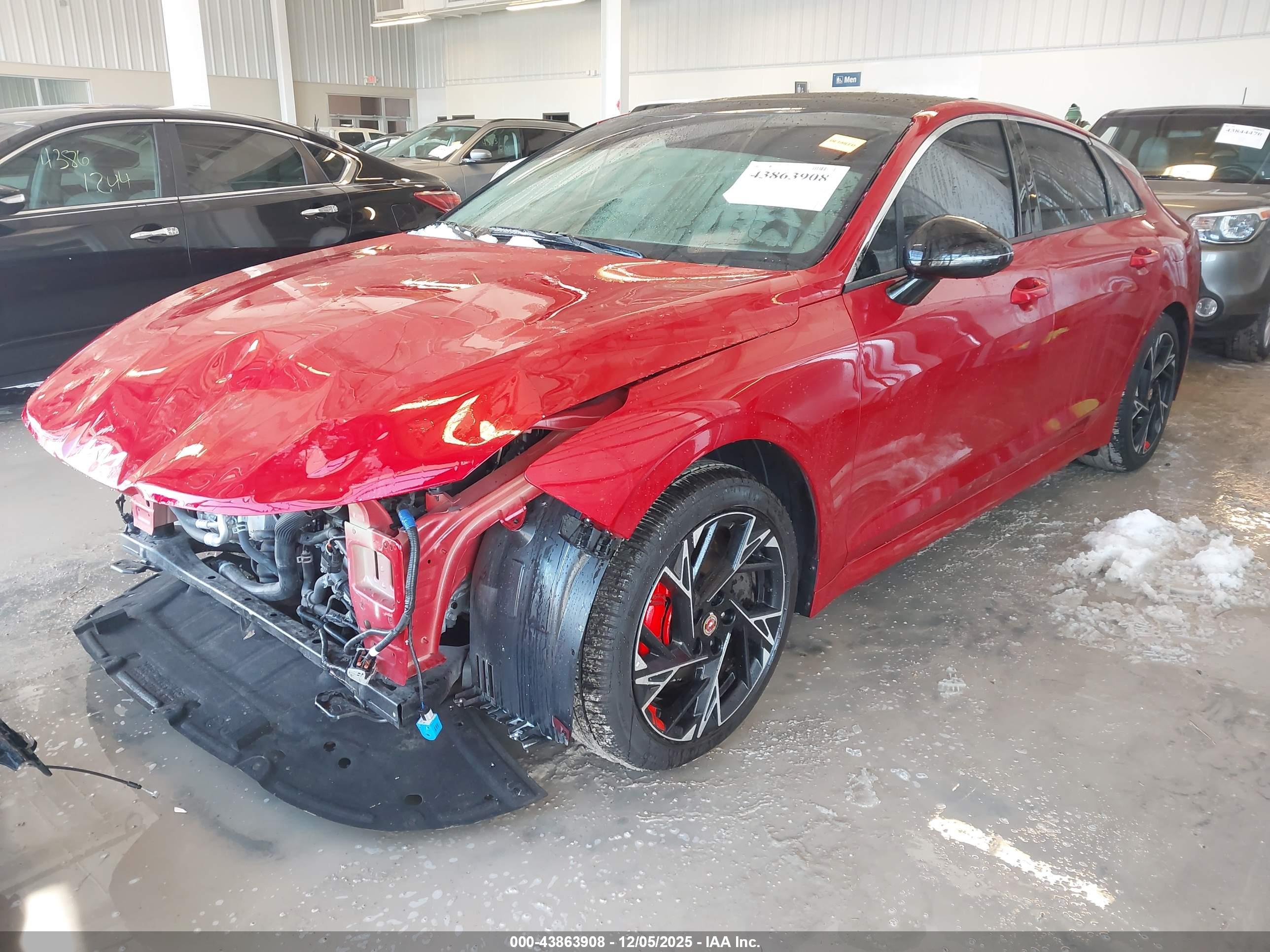 KIA K5 image 2