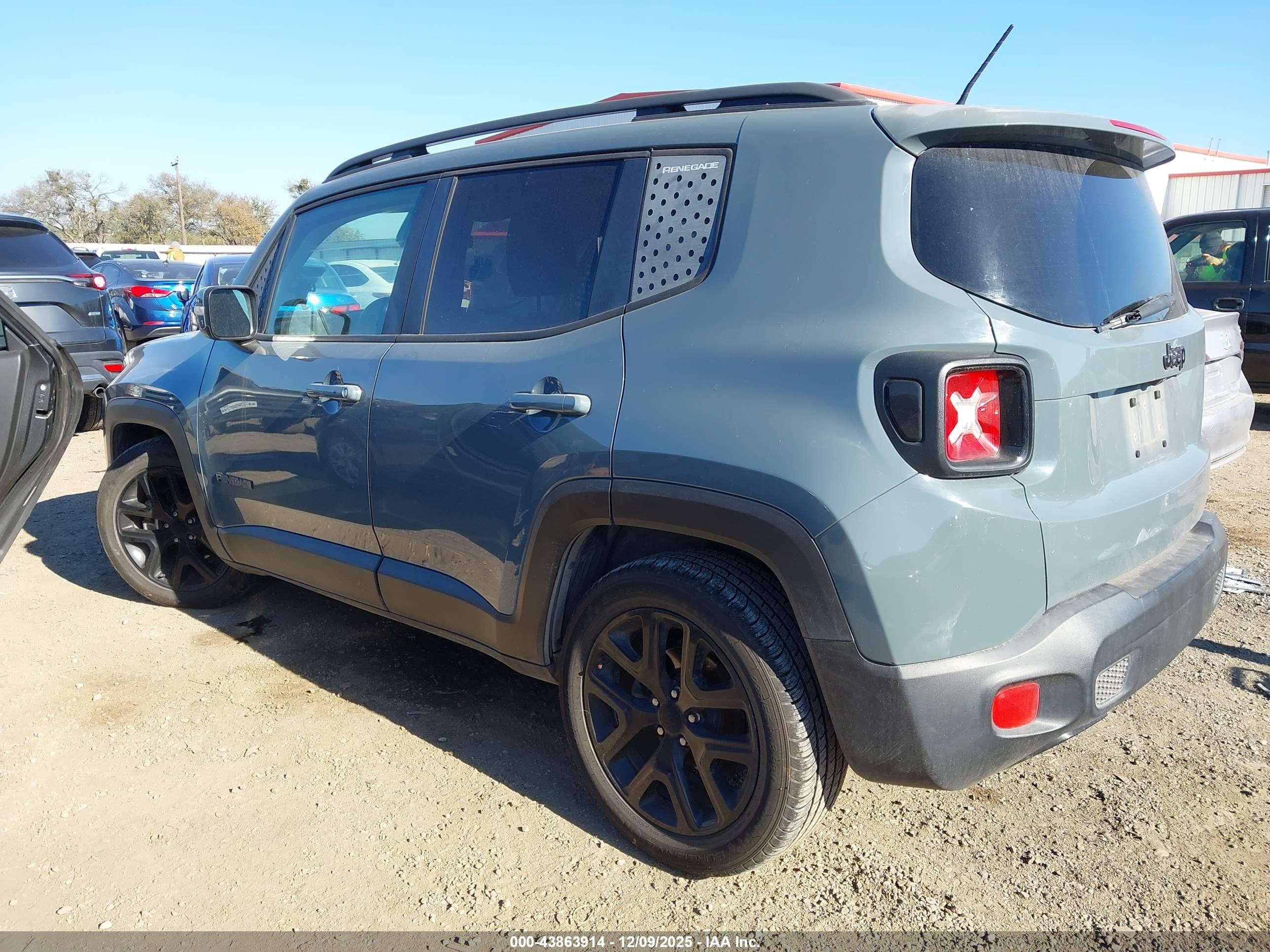 JEEP RENEGADE image 3
