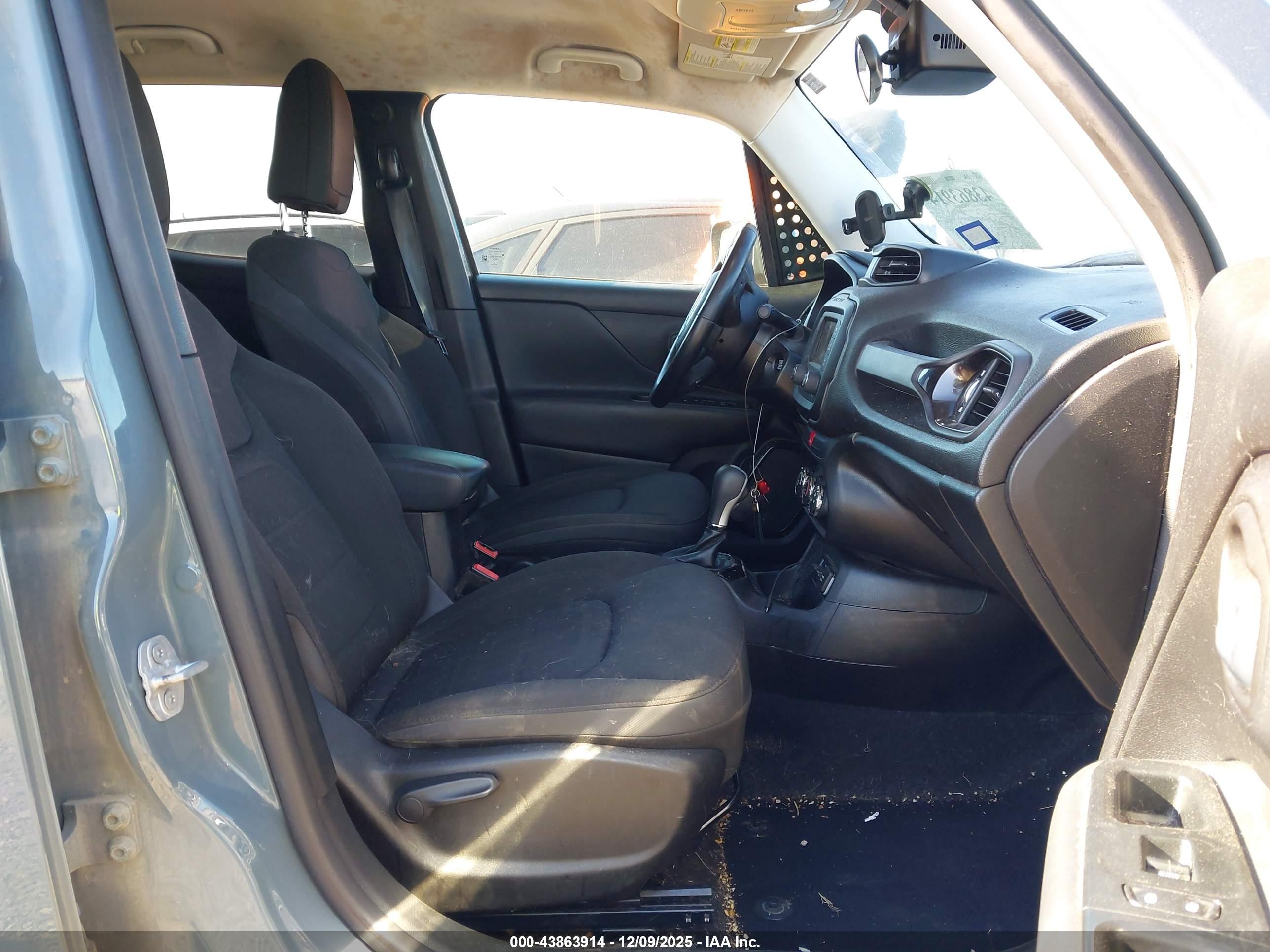 JEEP RENEGADE image 5