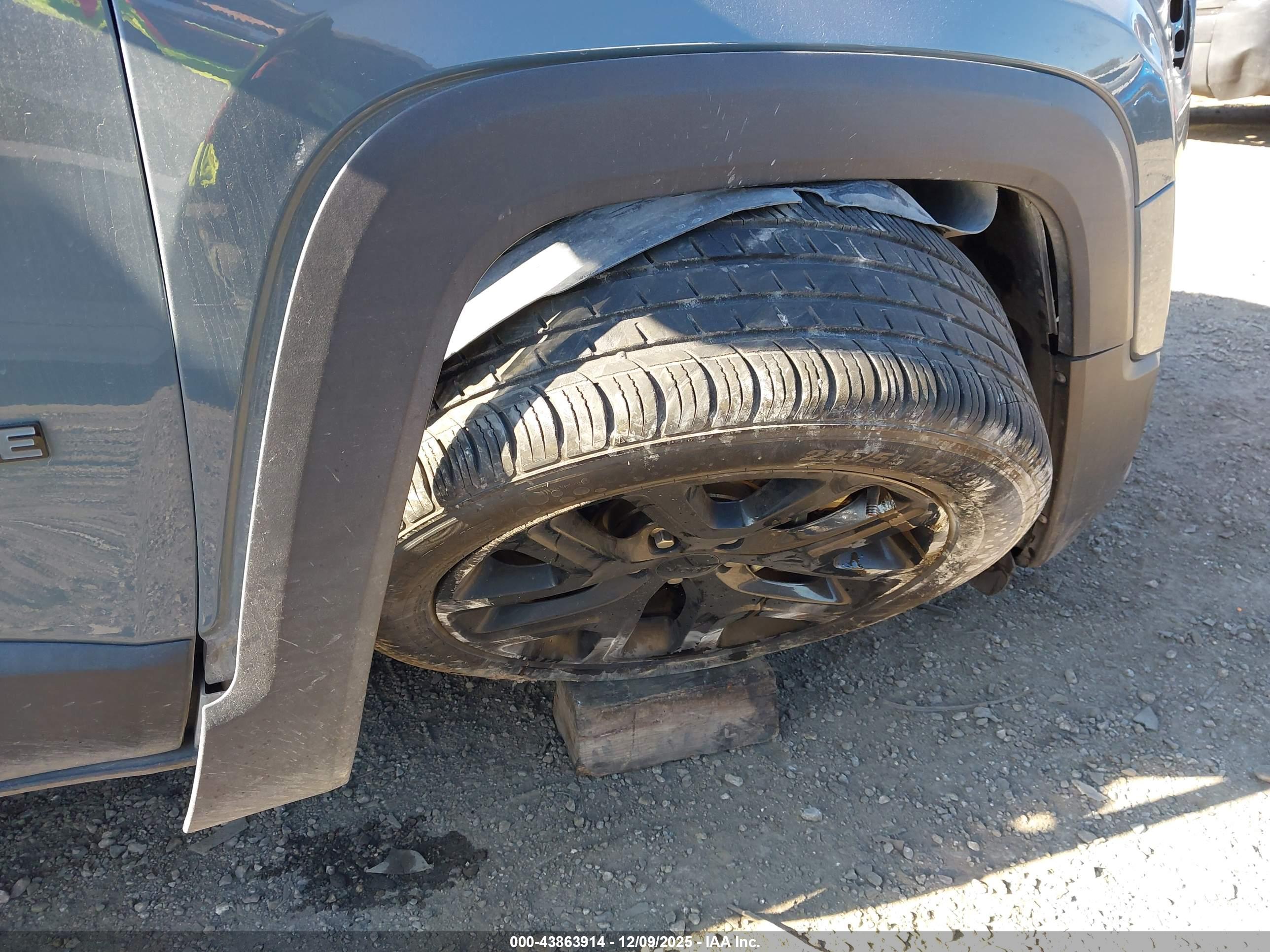 JEEP RENEGADE image 6