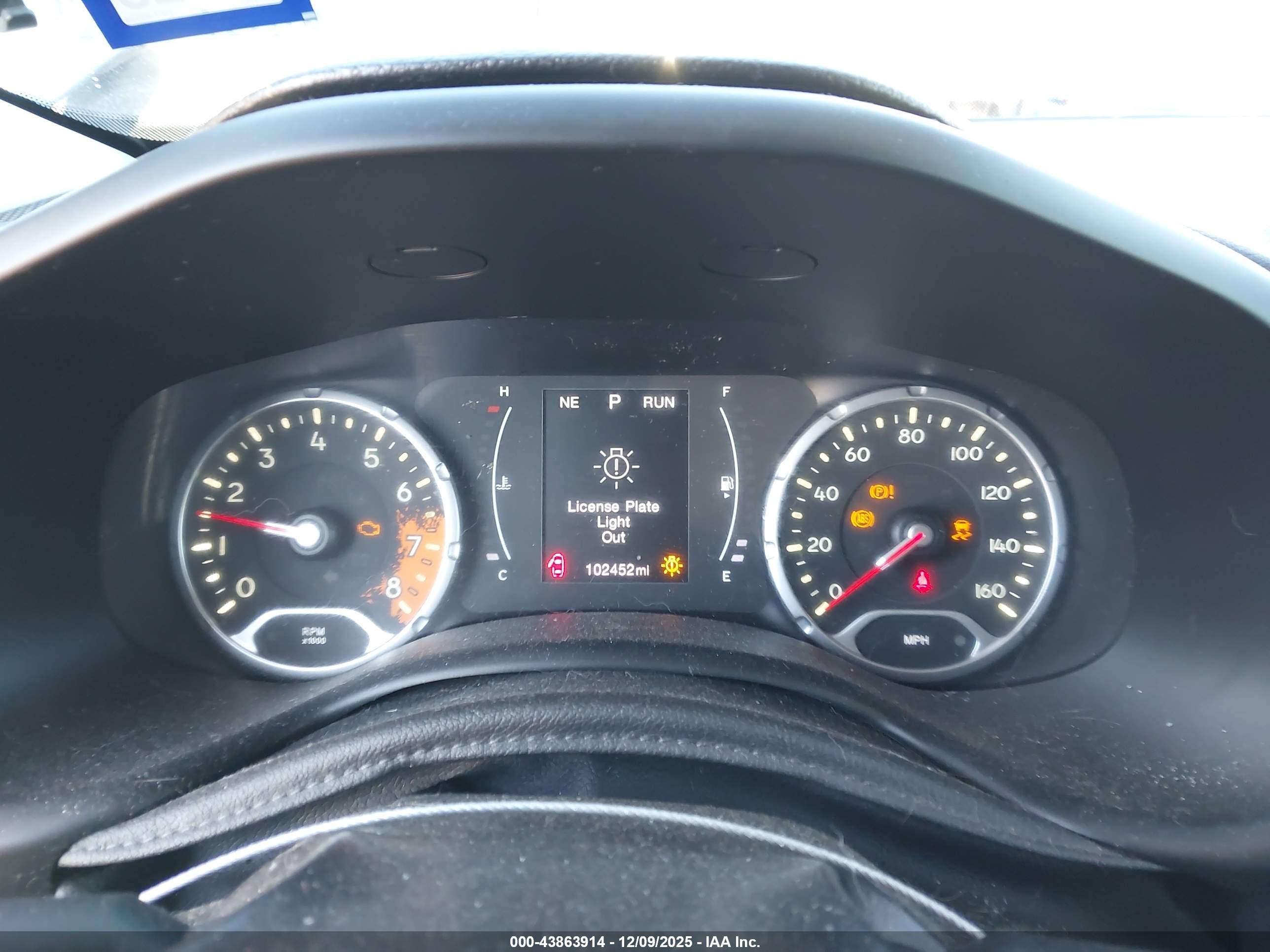 JEEP RENEGADE image 7