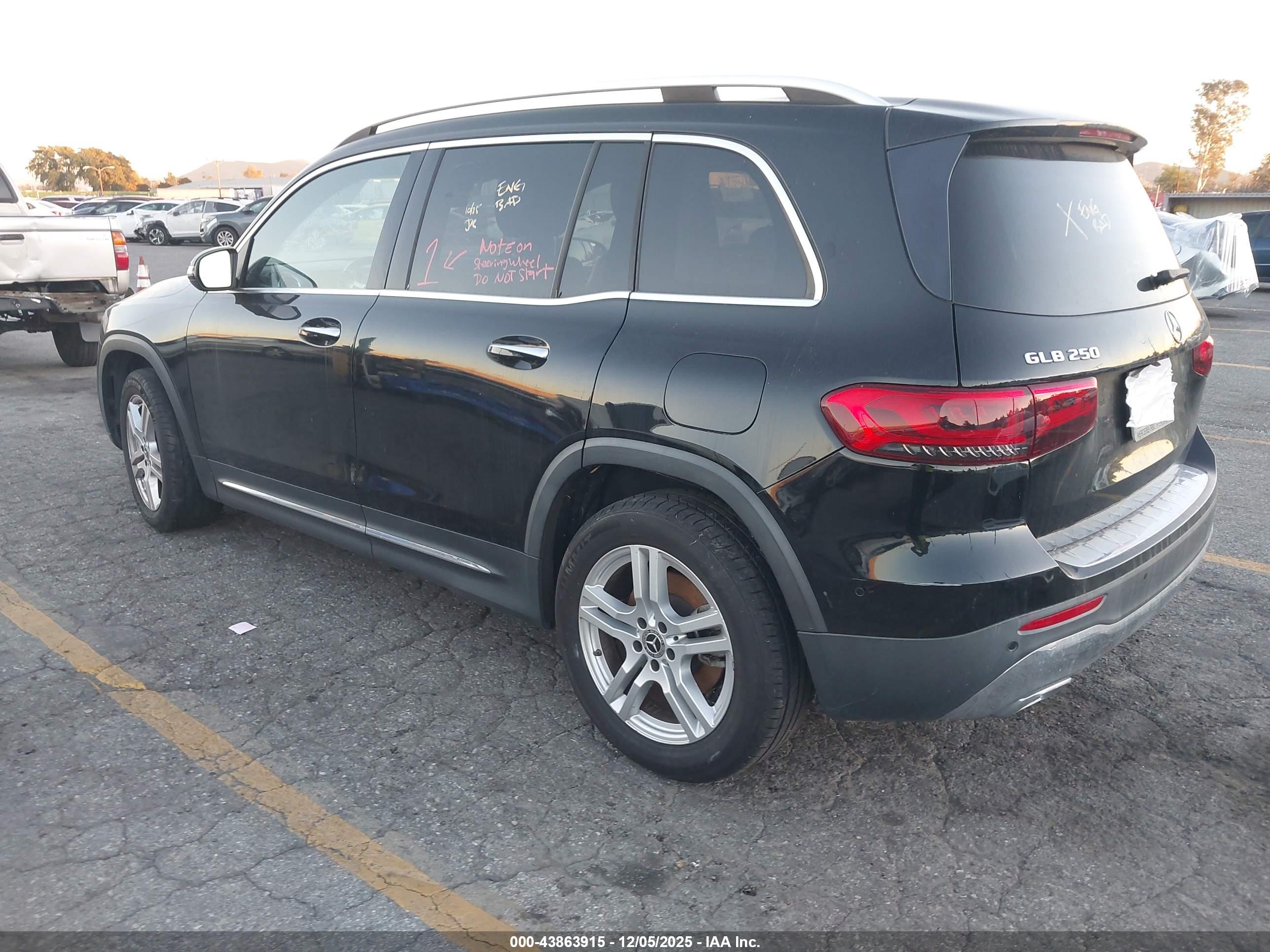 MERCEDES-BENZ GLB image 3