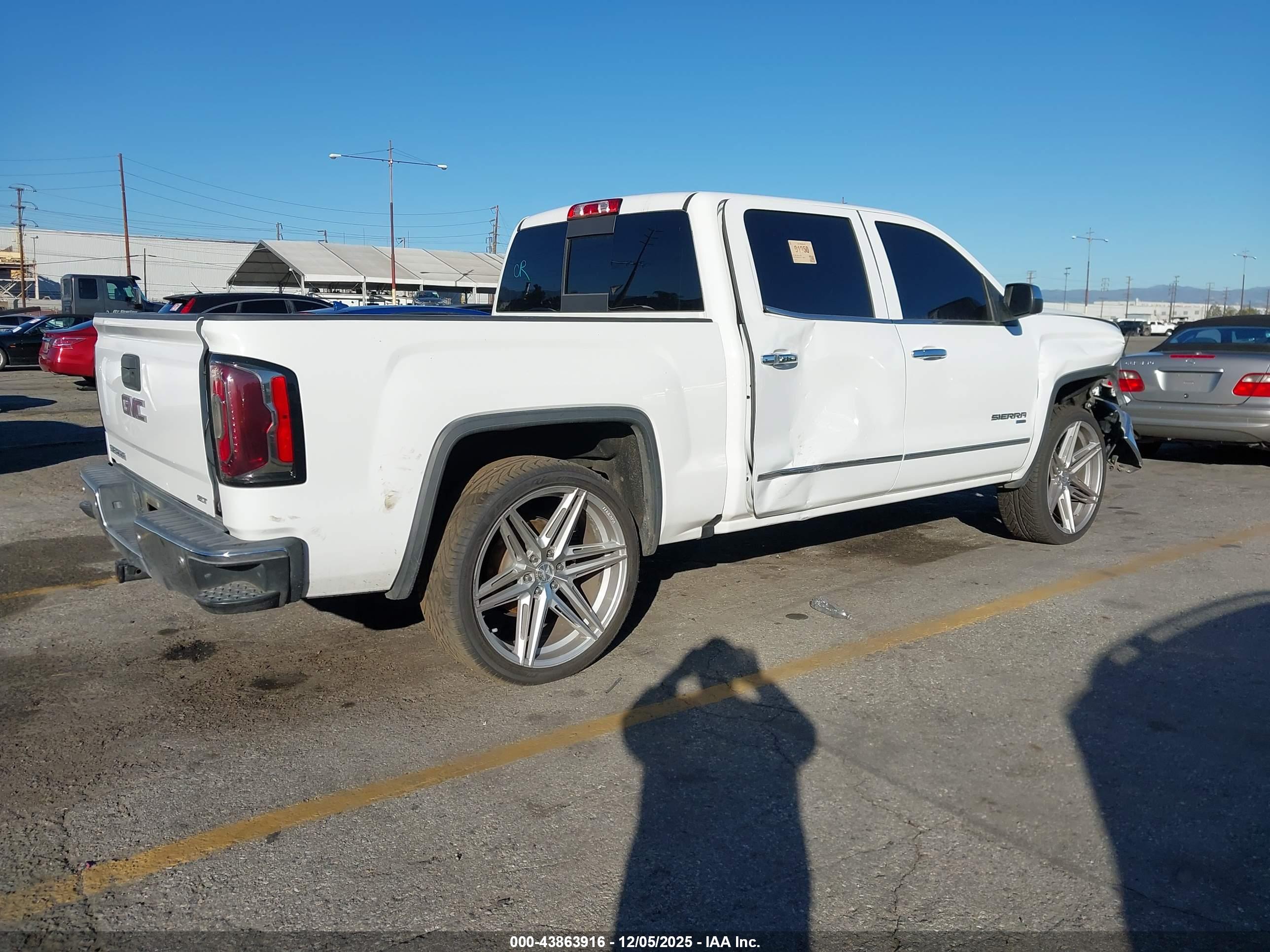 GMC SIERRA image 4