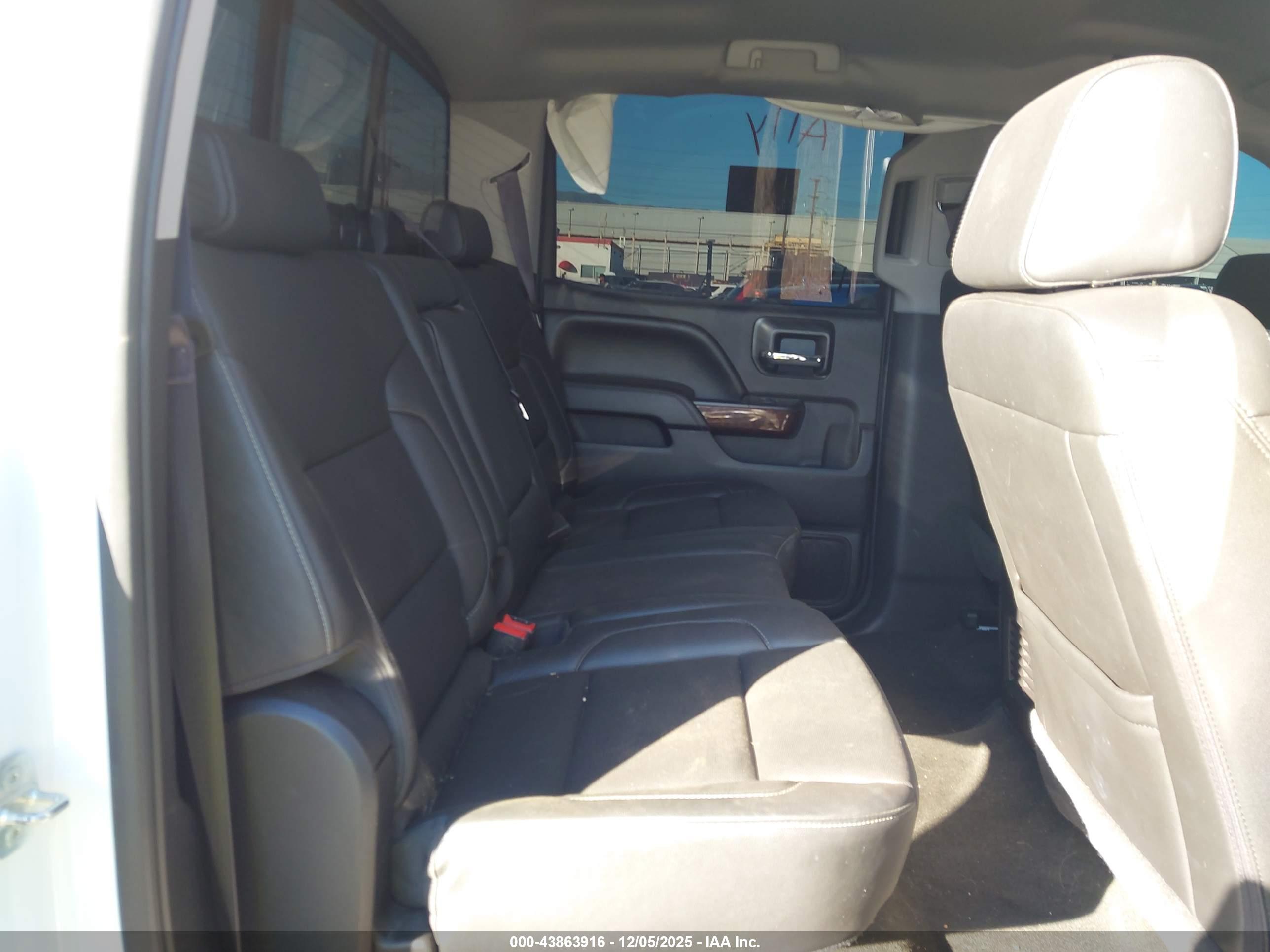 GMC SIERRA image 8