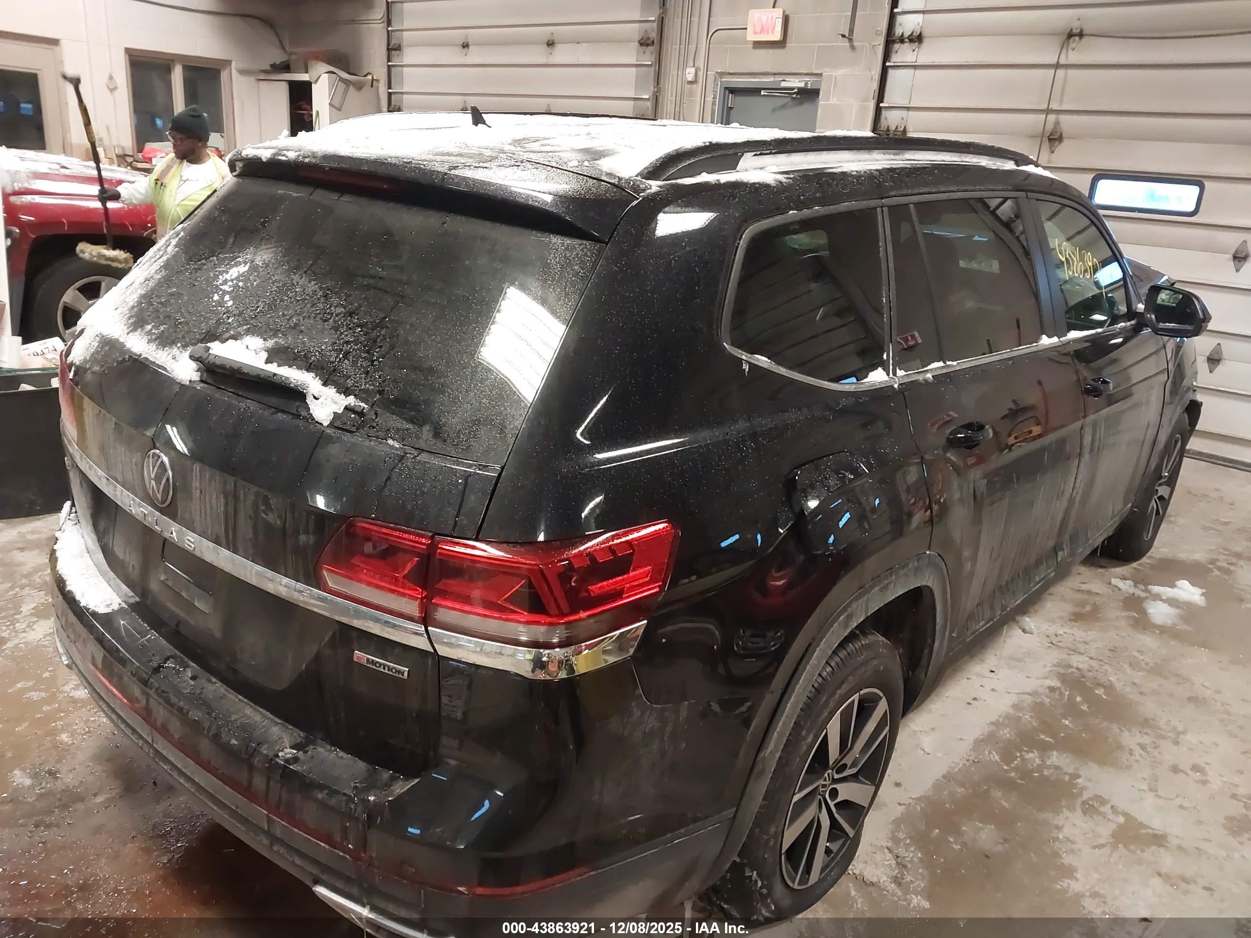 VOLKSWAGEN ATLAS image 4