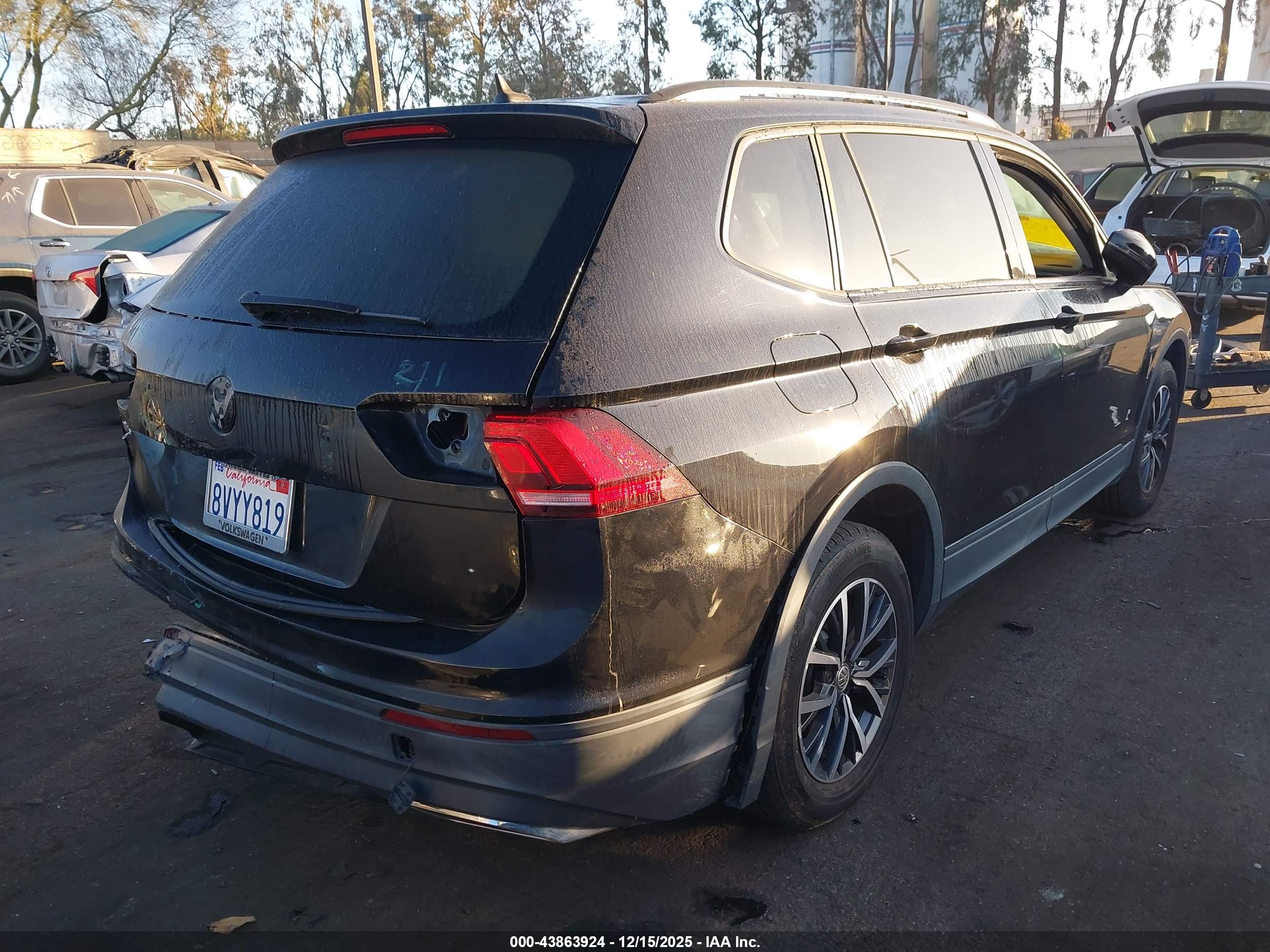 VOLKSWAGEN TIGUAN image 4