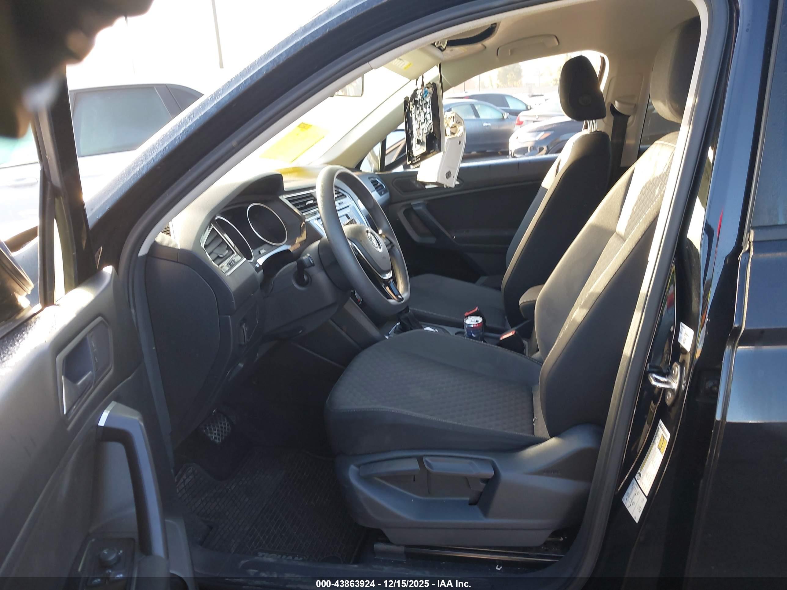 VOLKSWAGEN TIGUAN image 5
