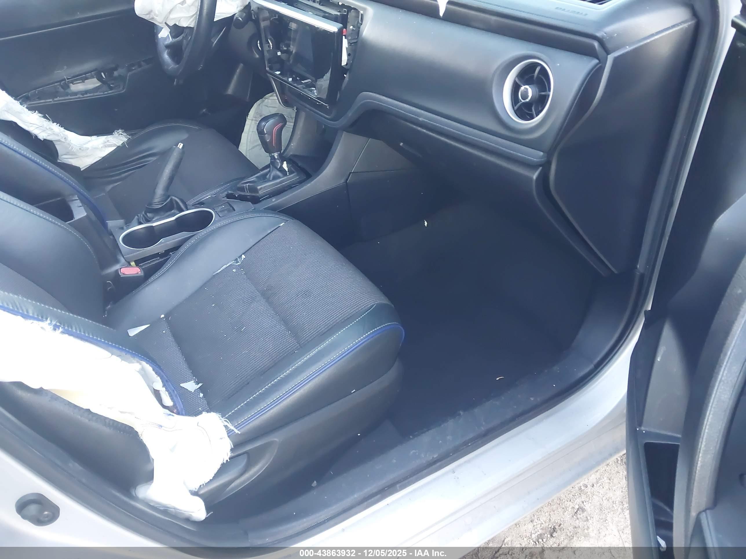 TOYOTA COROLLA image 5