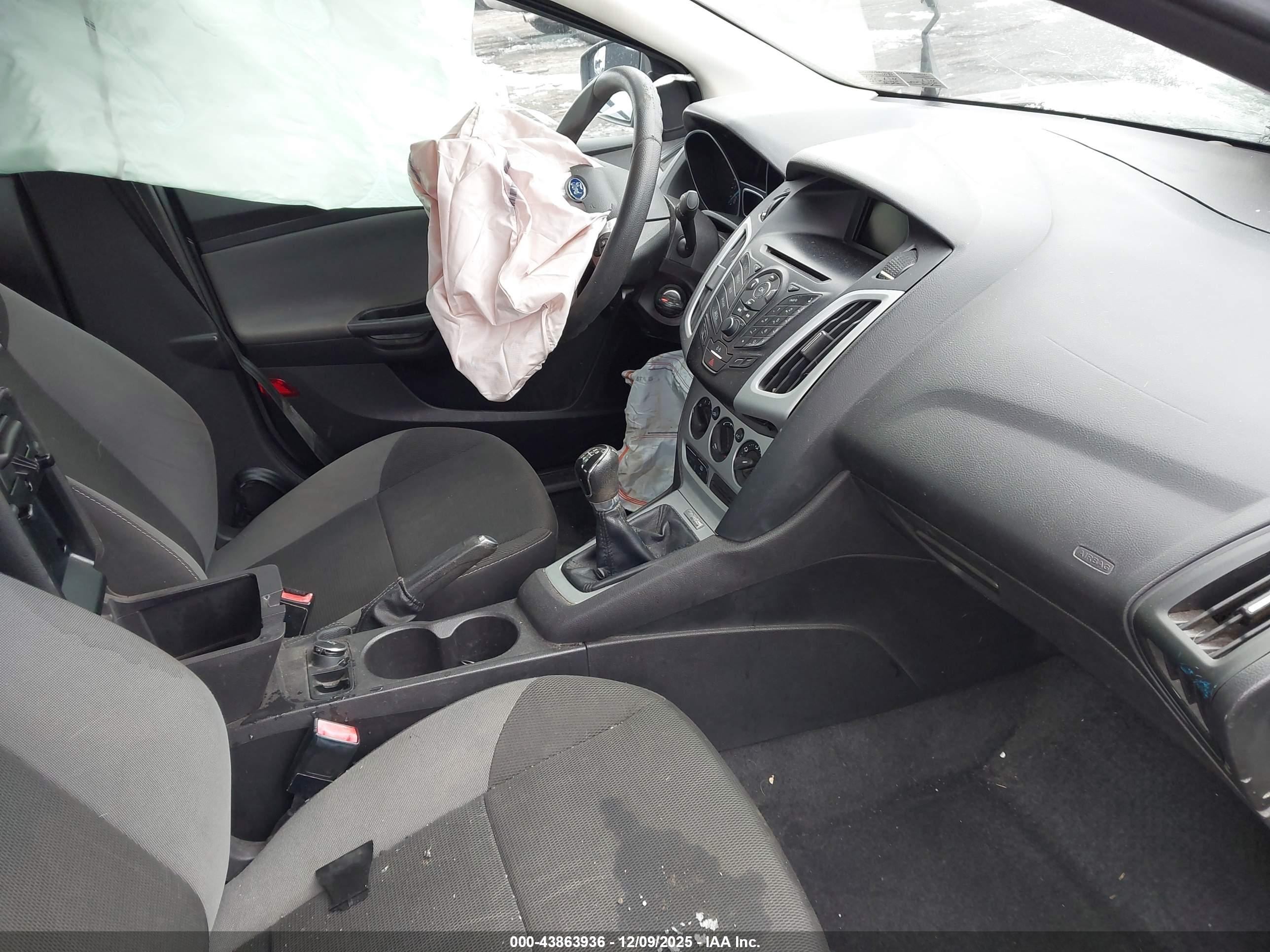 FORD FOCUS image 5
