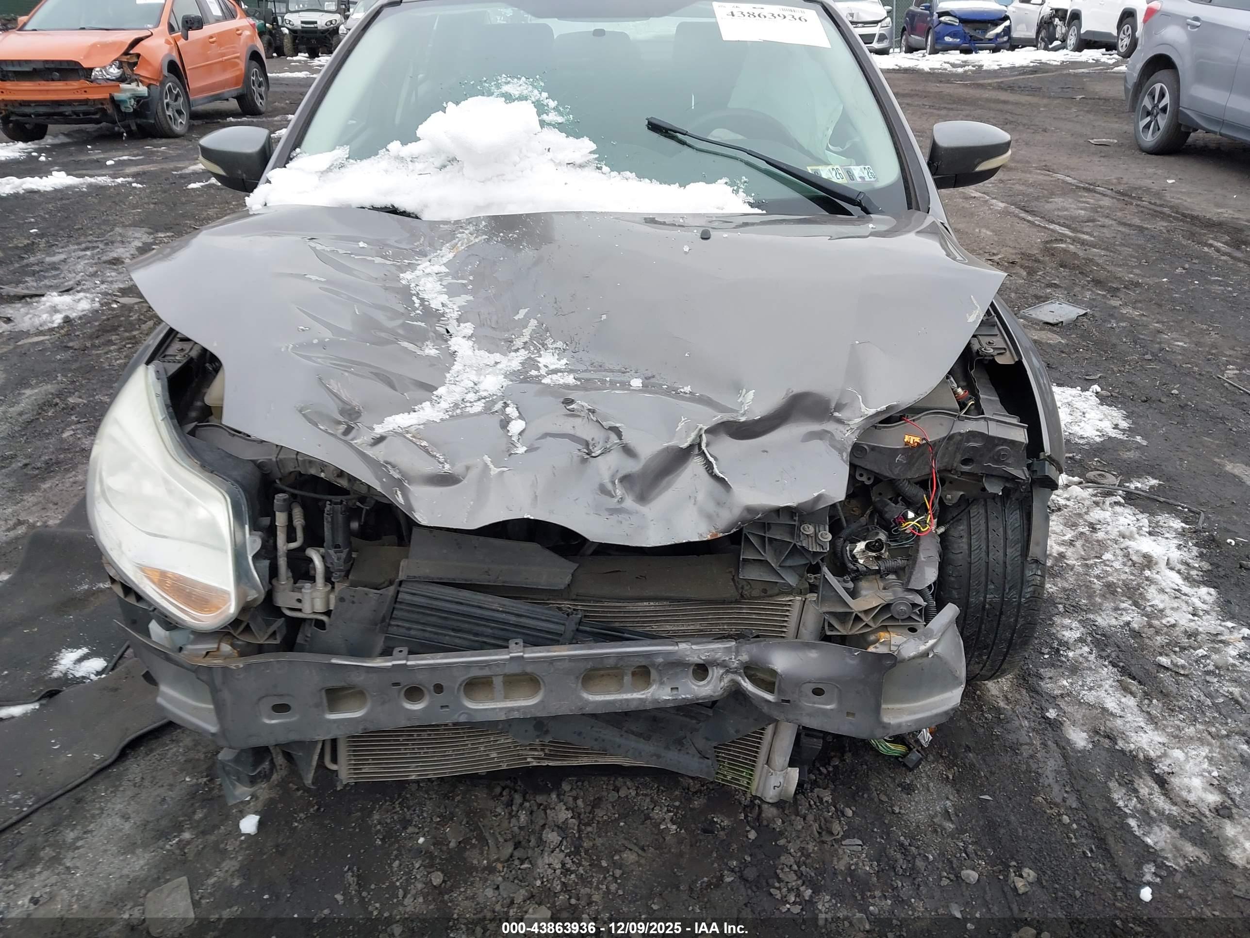 FORD FOCUS image 6