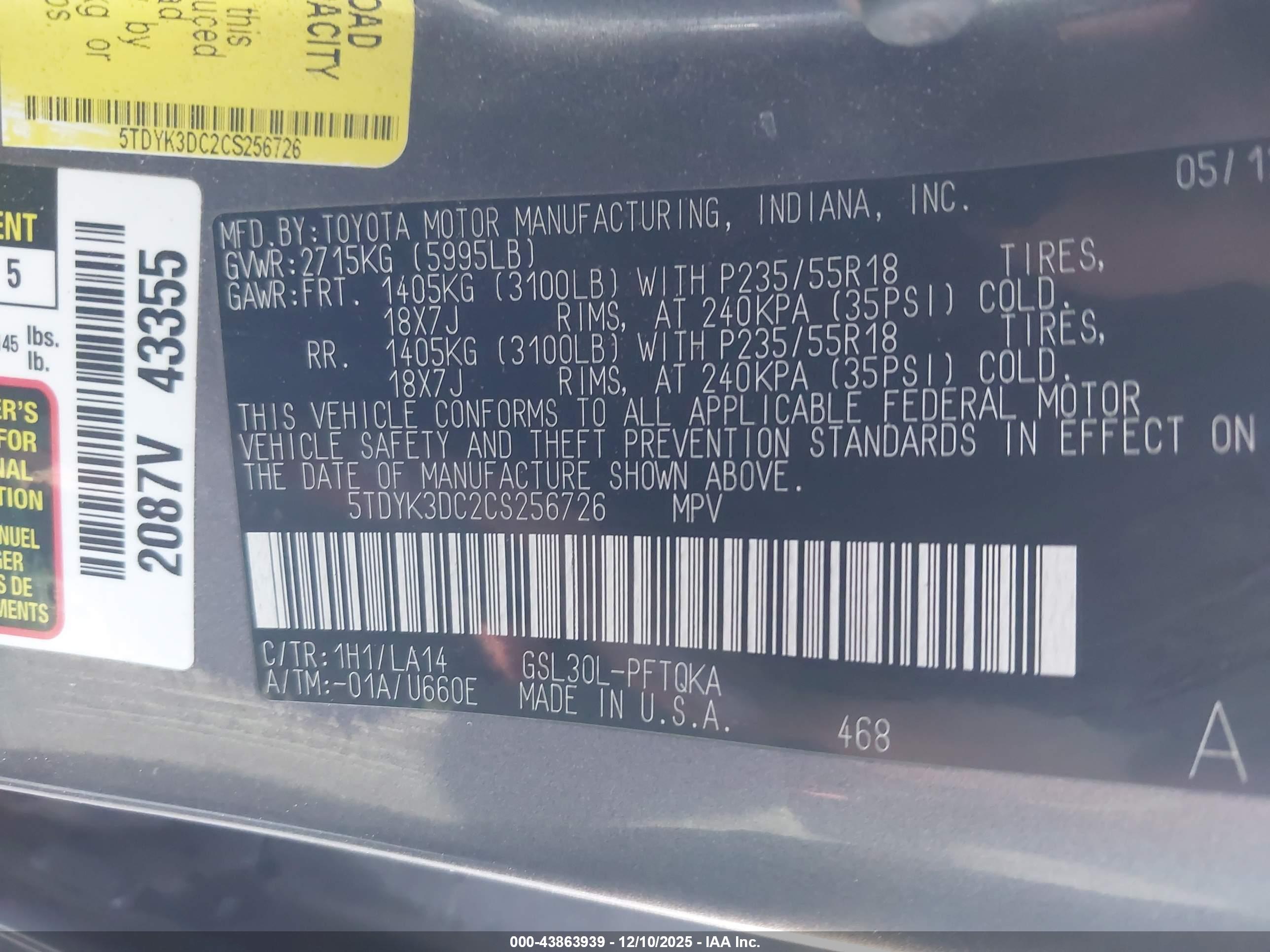 TOYOTA SIENNA image 9