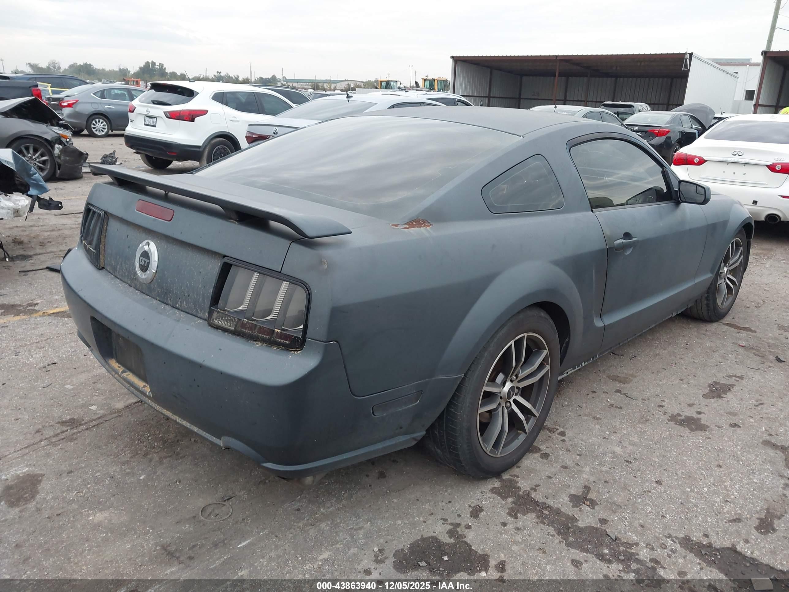 FORD MUSTANG image 4