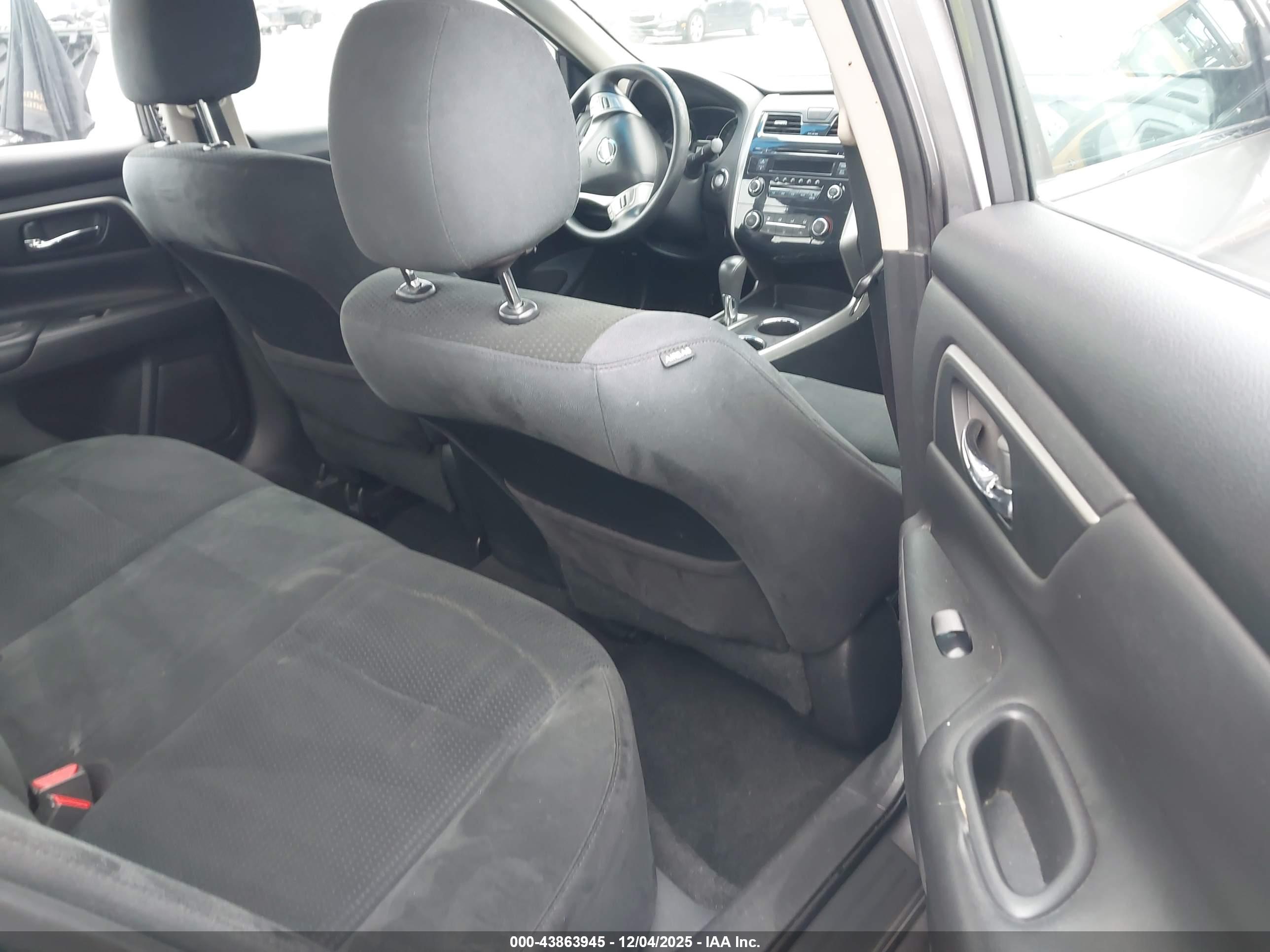 NISSAN ALTIMA image 8