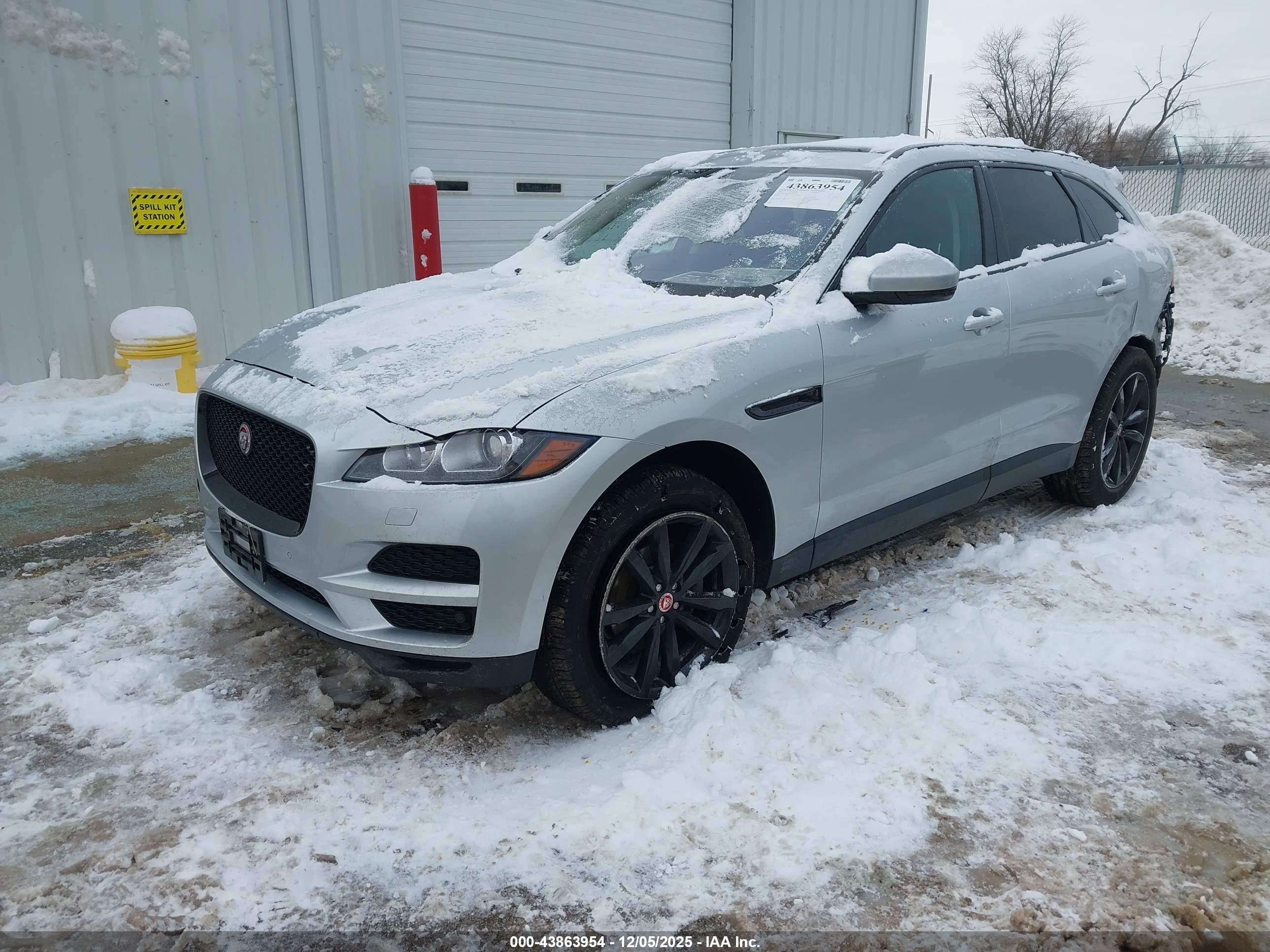 JAGUAR F-PACE image 2