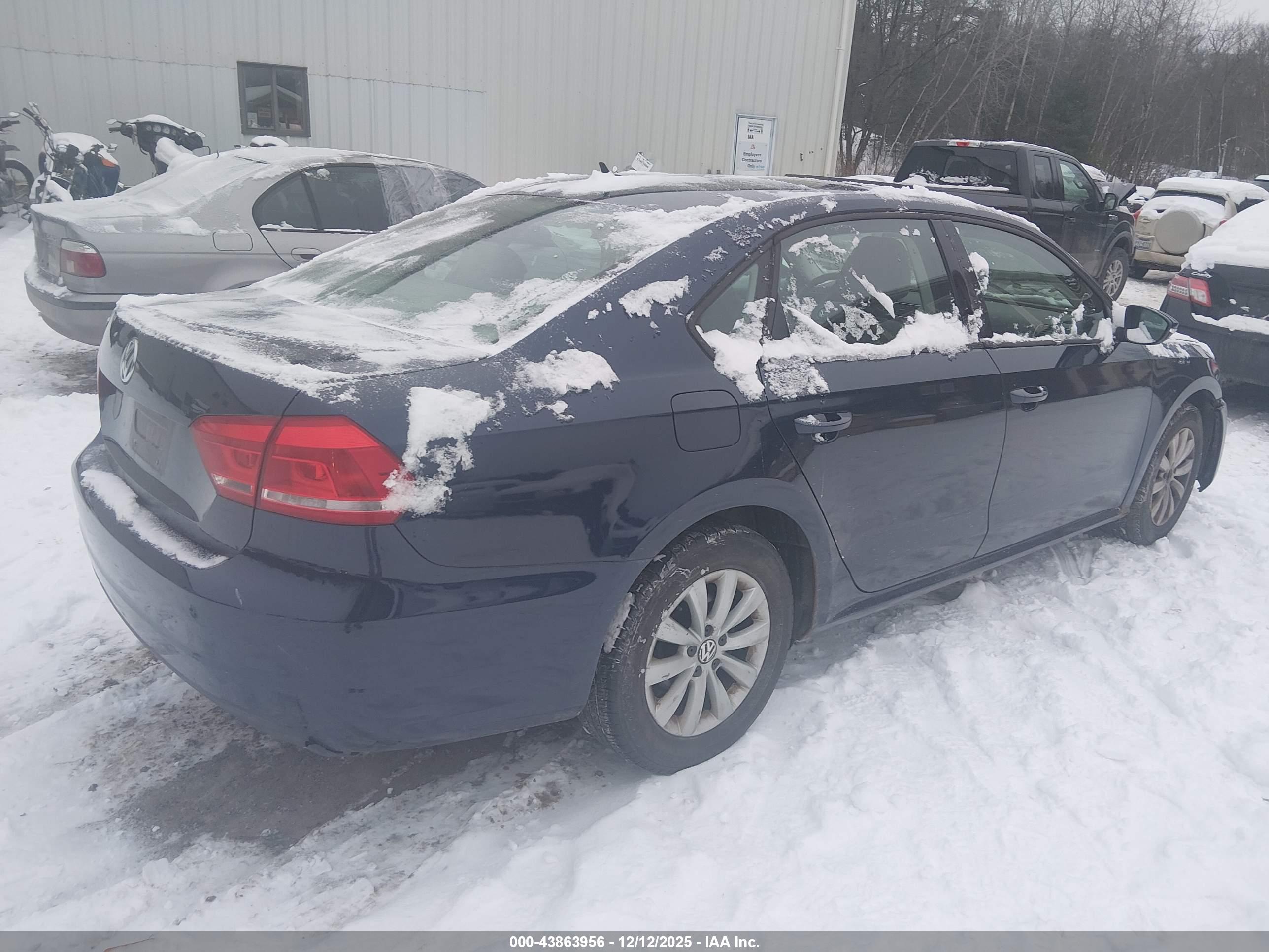 VOLKSWAGEN PASSAT image 4