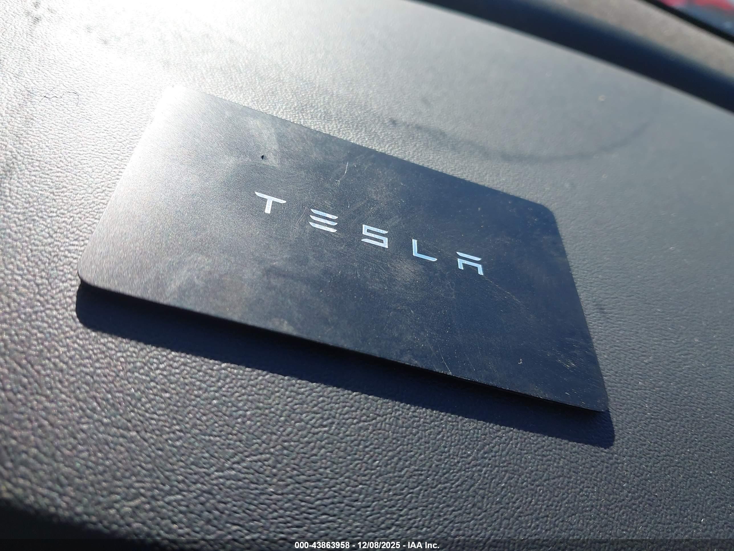 TESLA MODEL image 11