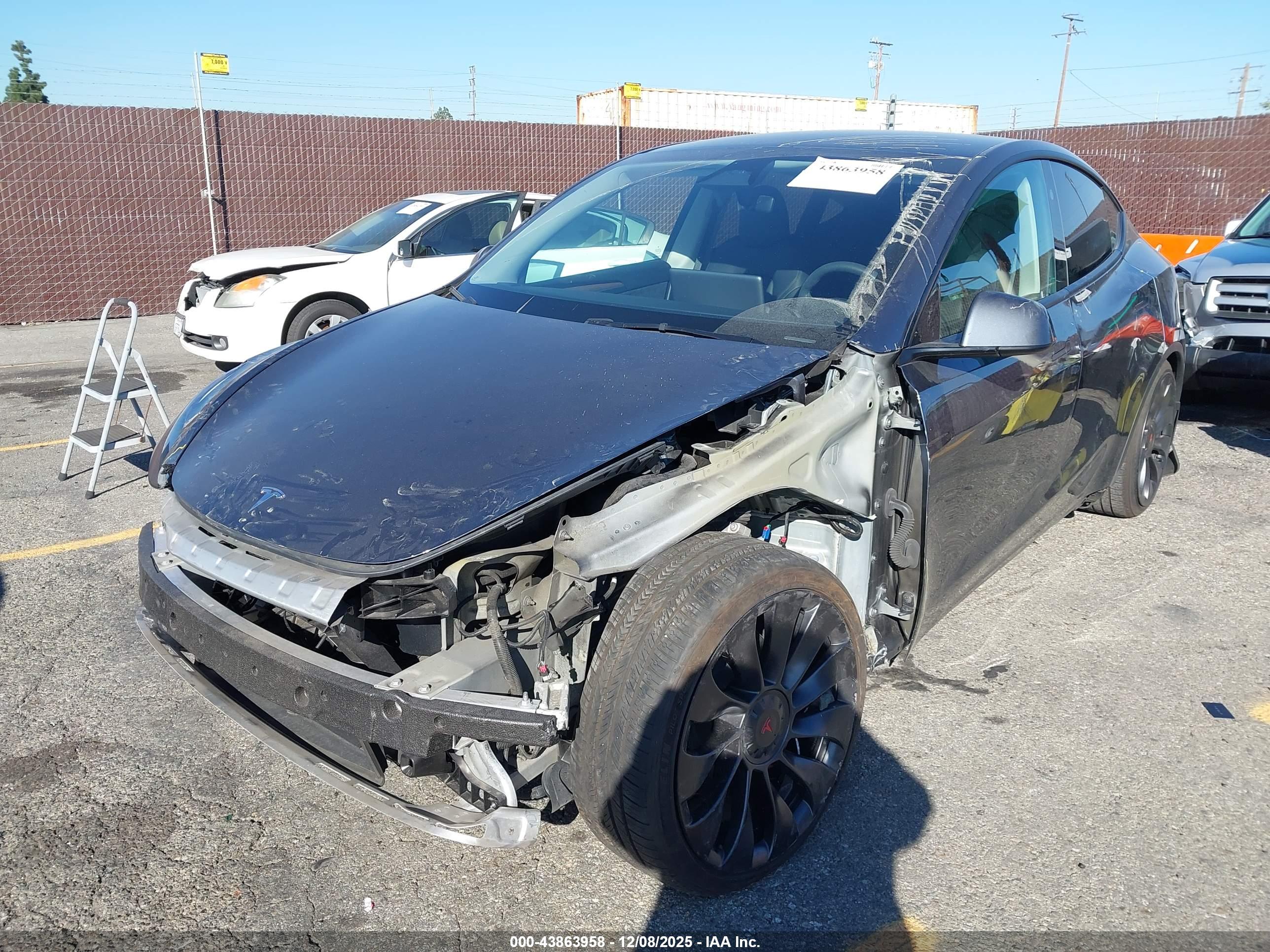 TESLA MODEL image 2