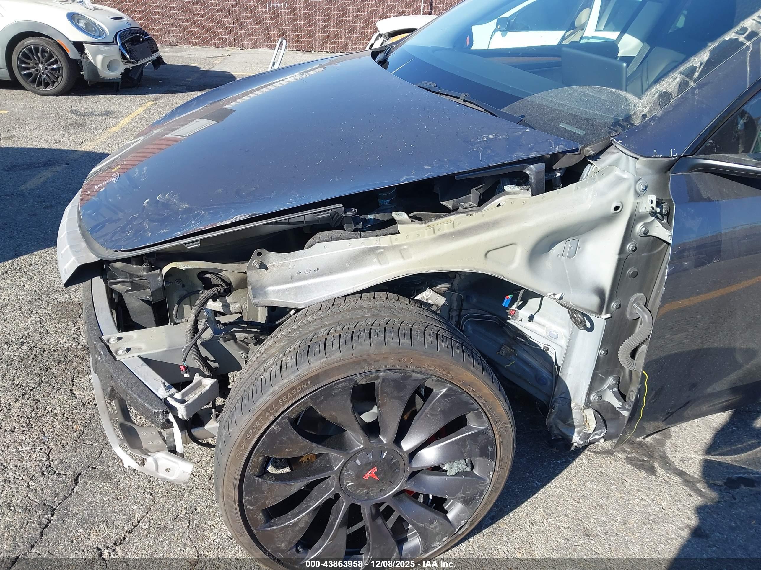 TESLA MODEL image 6