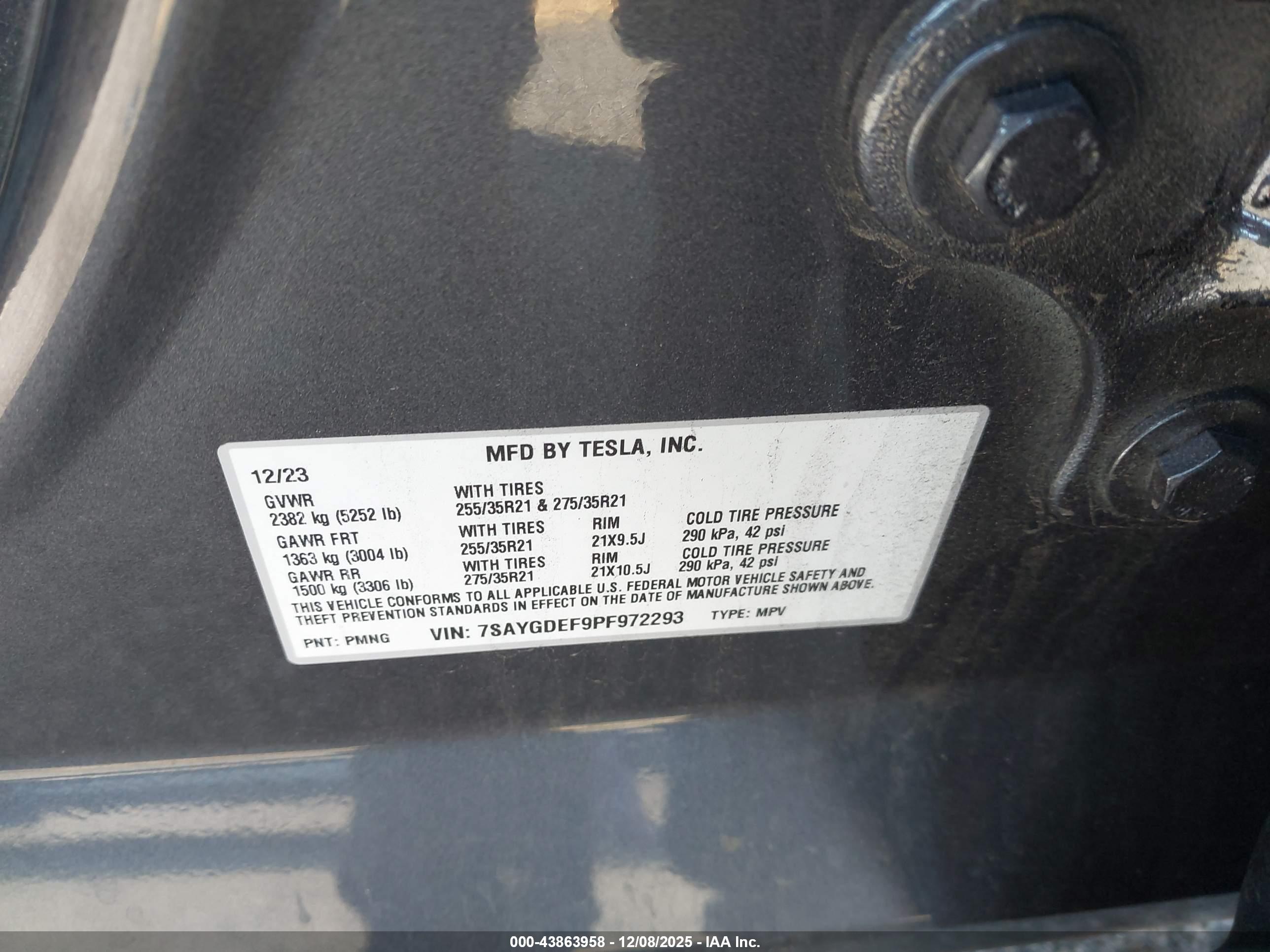 TESLA MODEL image 9