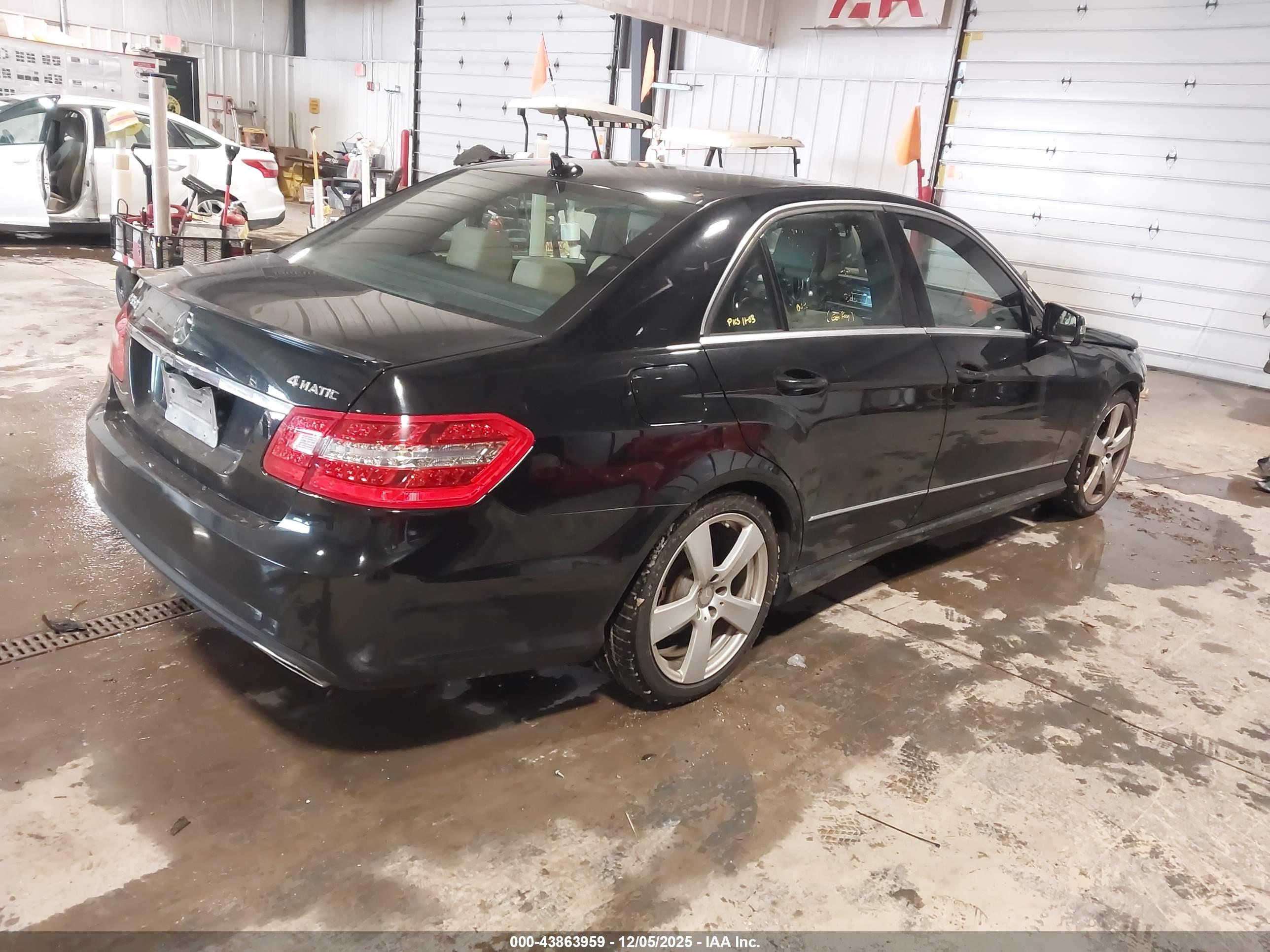 MERCEDES-BENZ E image 4