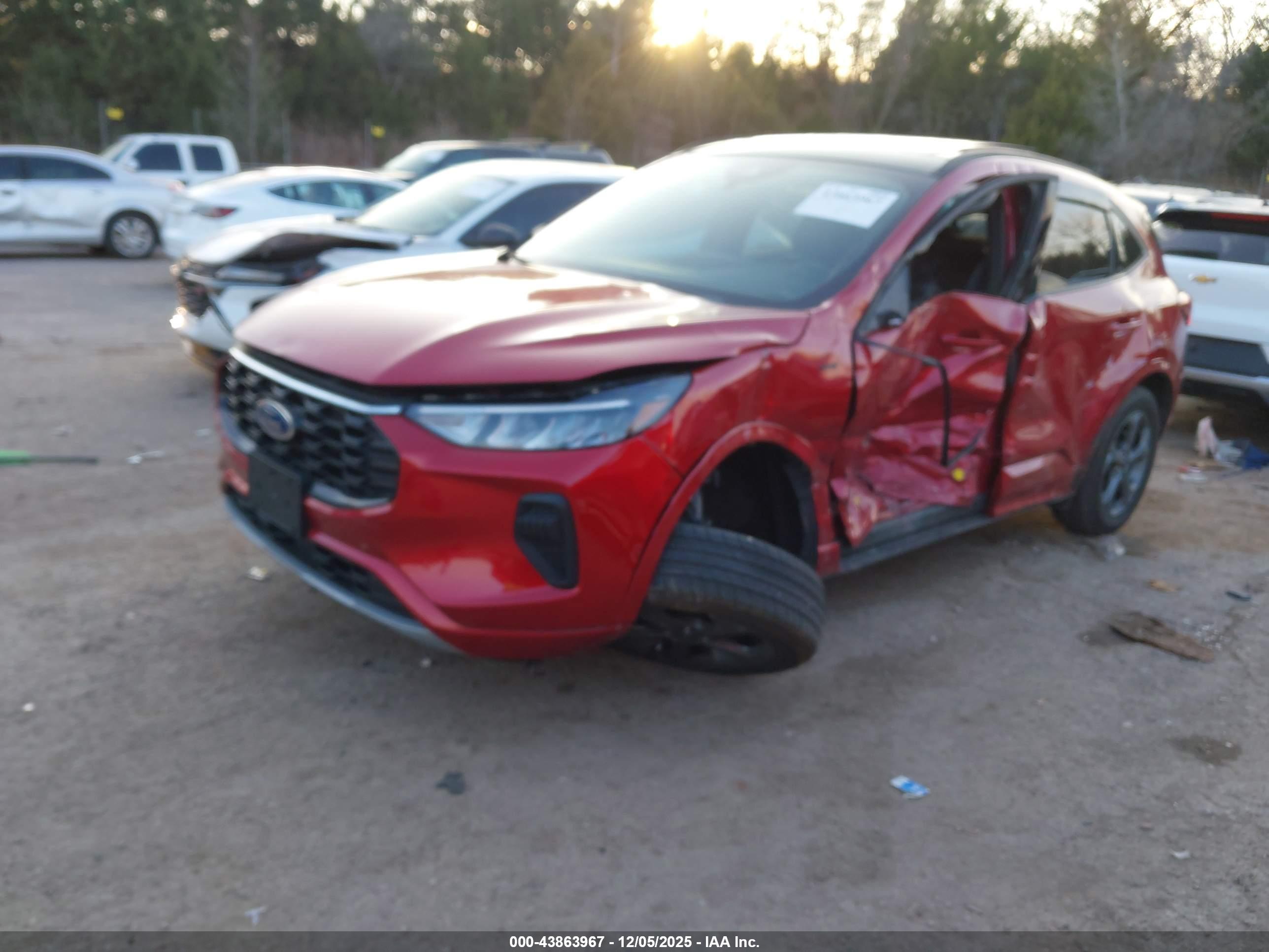 FORD ESCAPE image 2