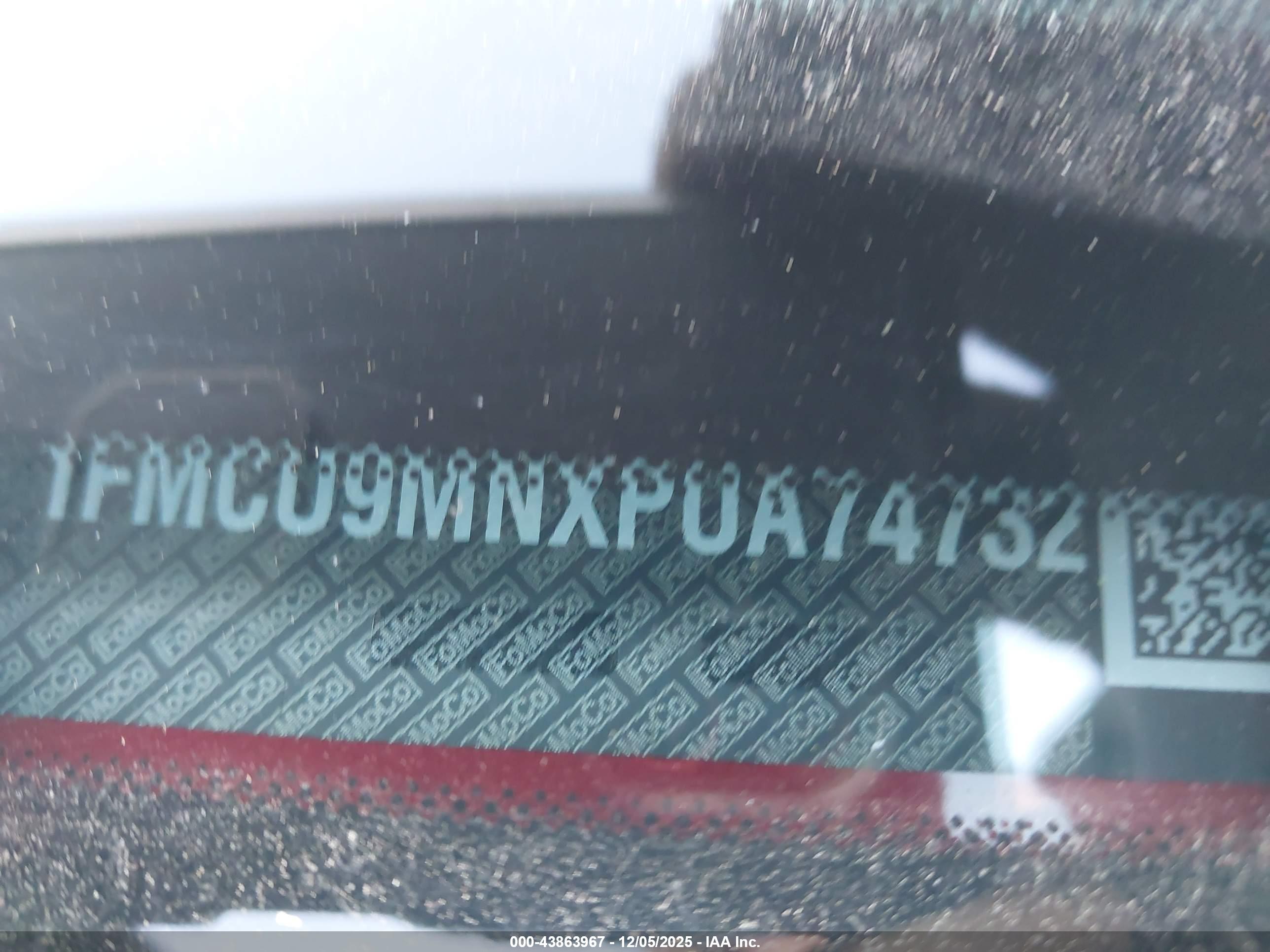 FORD ESCAPE image 9