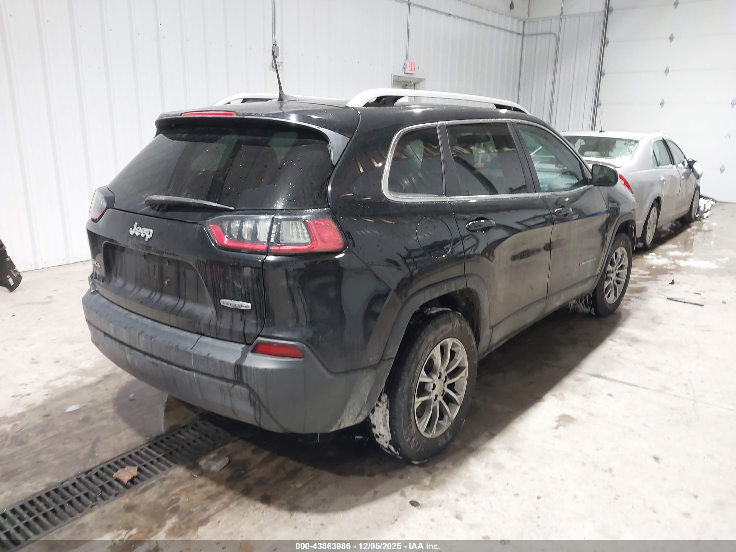 JEEP CHEROKEE image 4