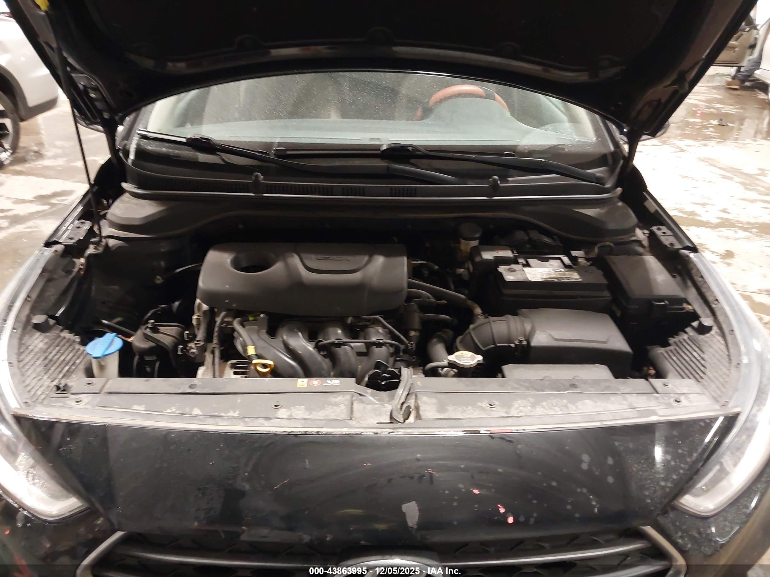 HYUNDAI ACCENT image 10