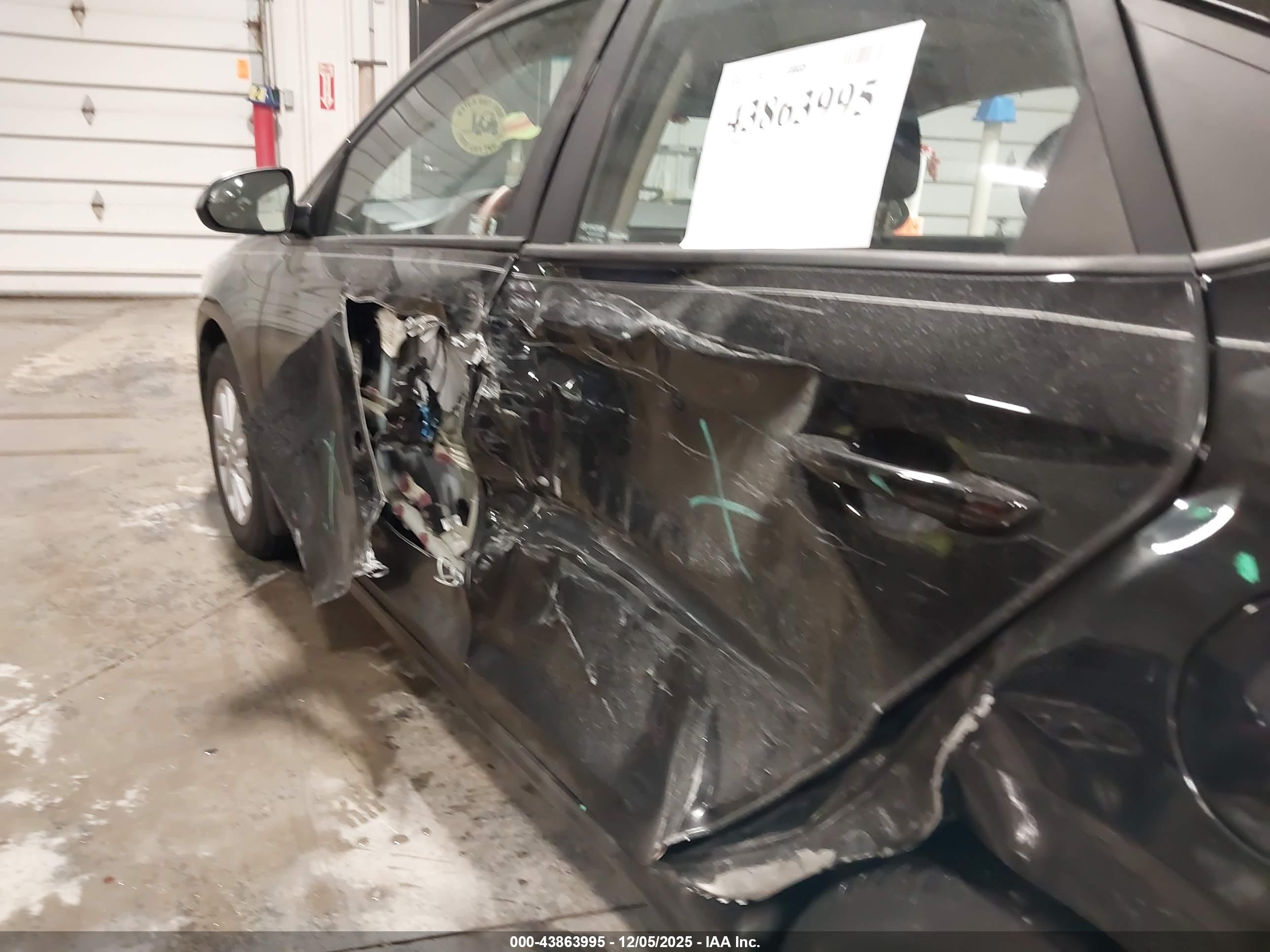 HYUNDAI ACCENT image 6