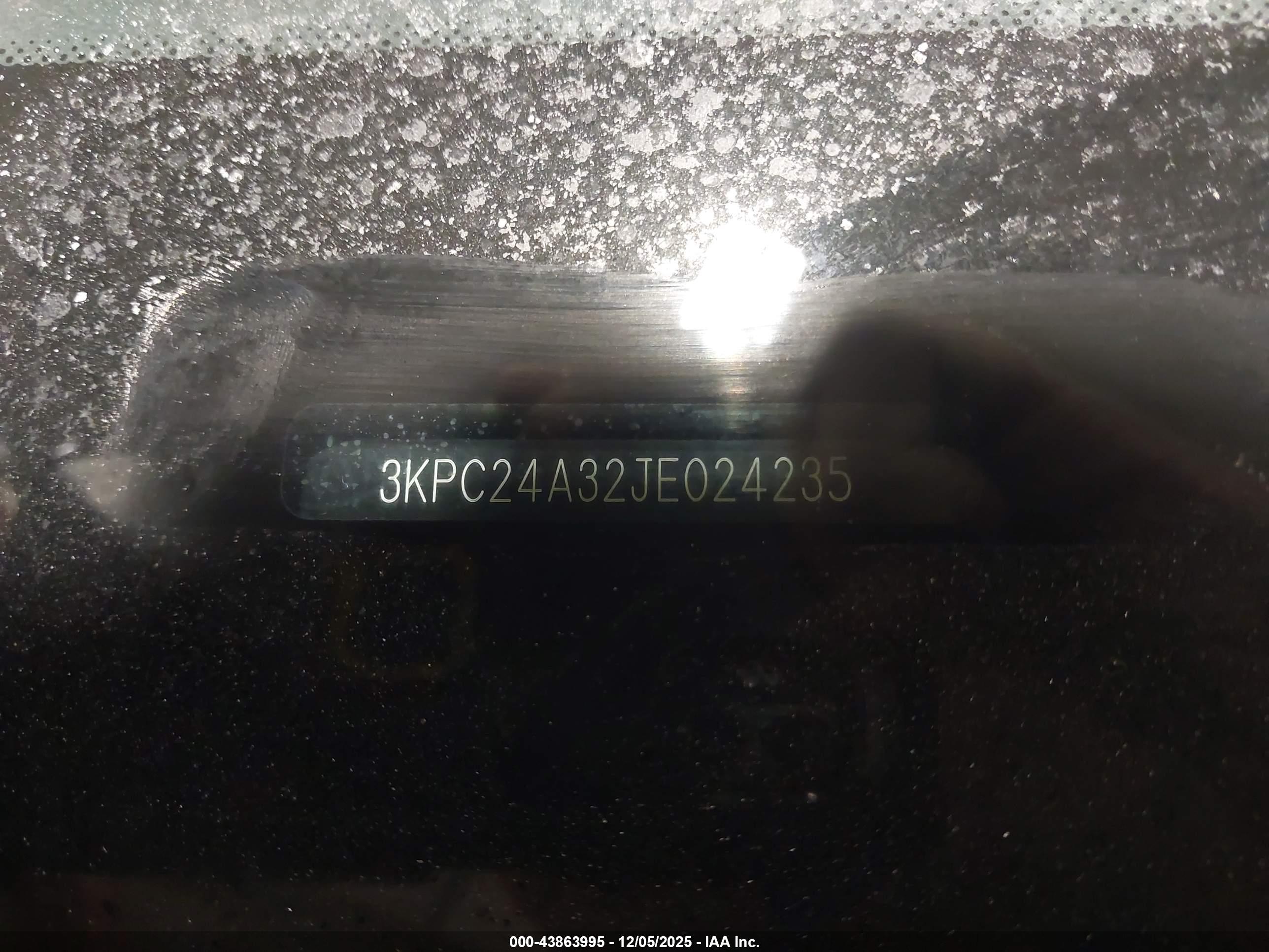 HYUNDAI ACCENT image 9