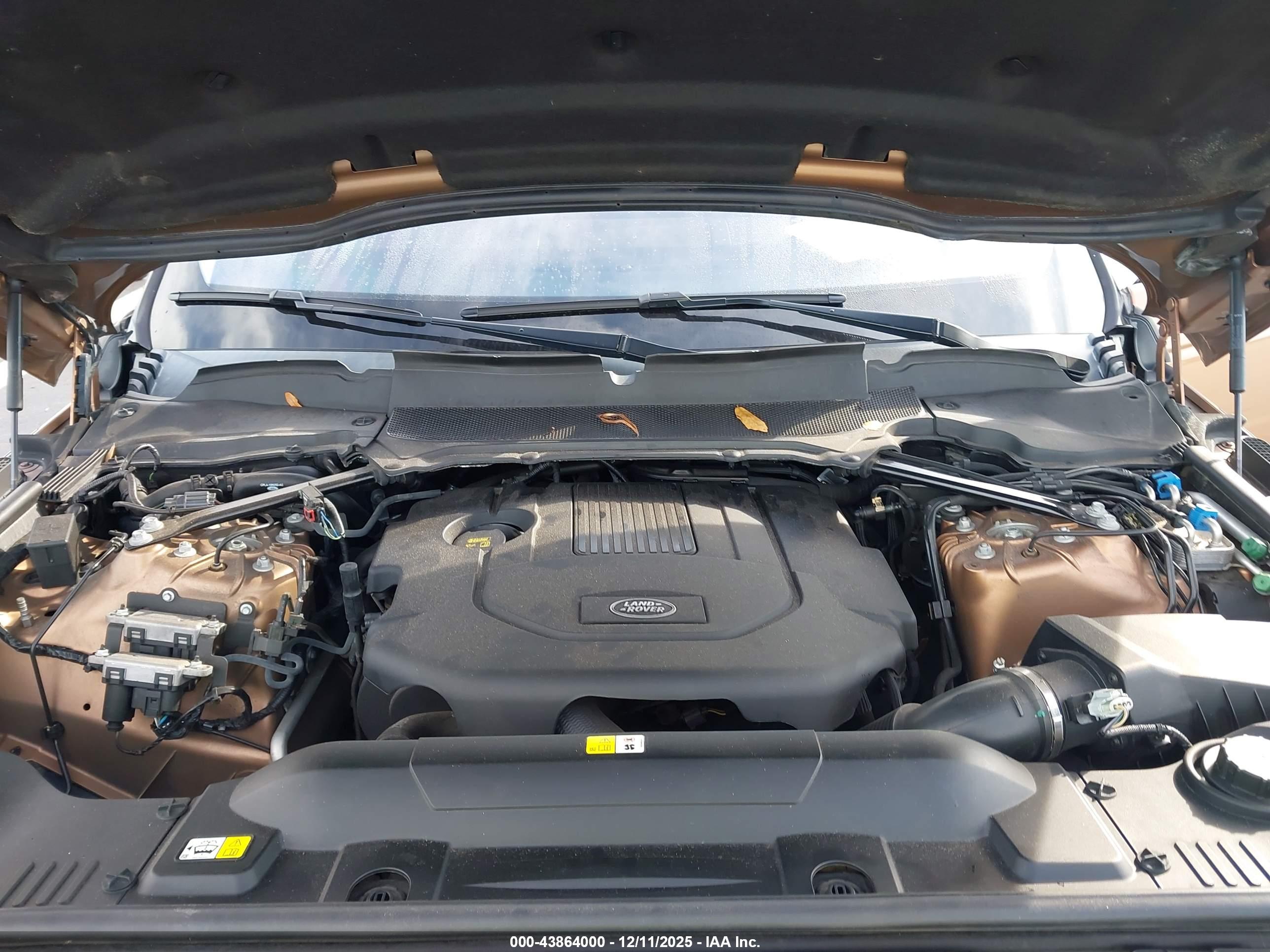 LAND ROVER image 10