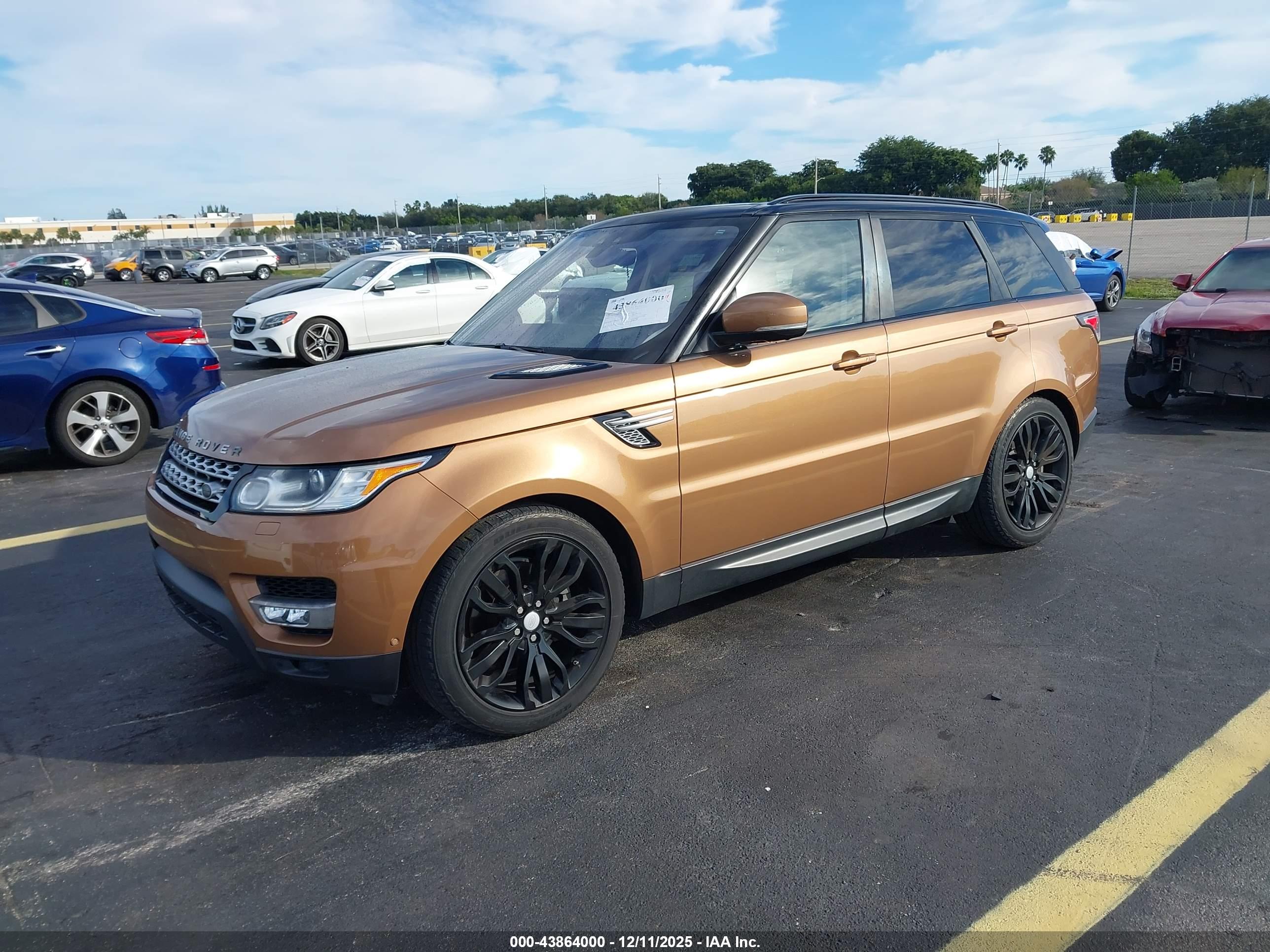 LAND ROVER image 2