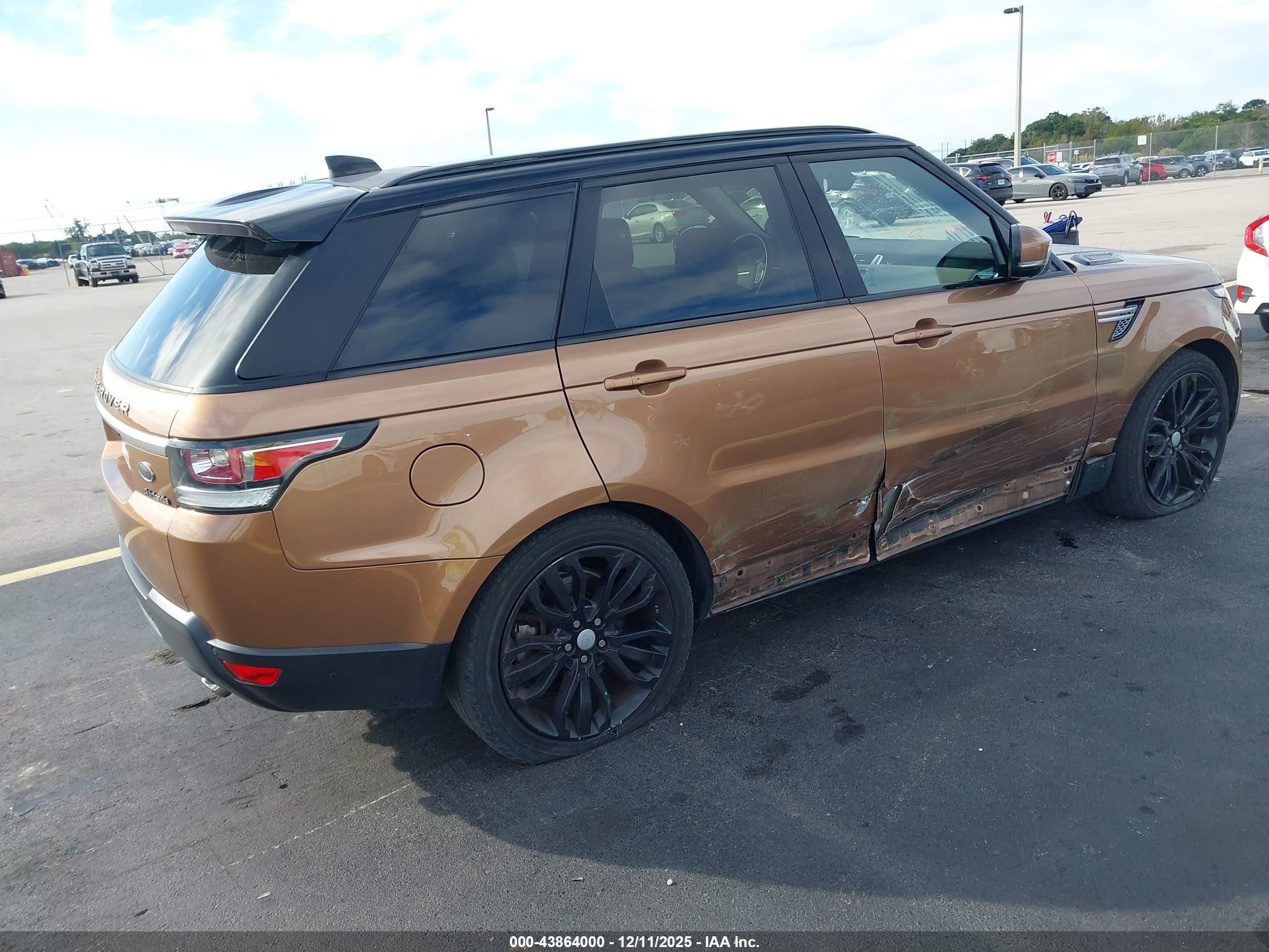 LAND ROVER image 4