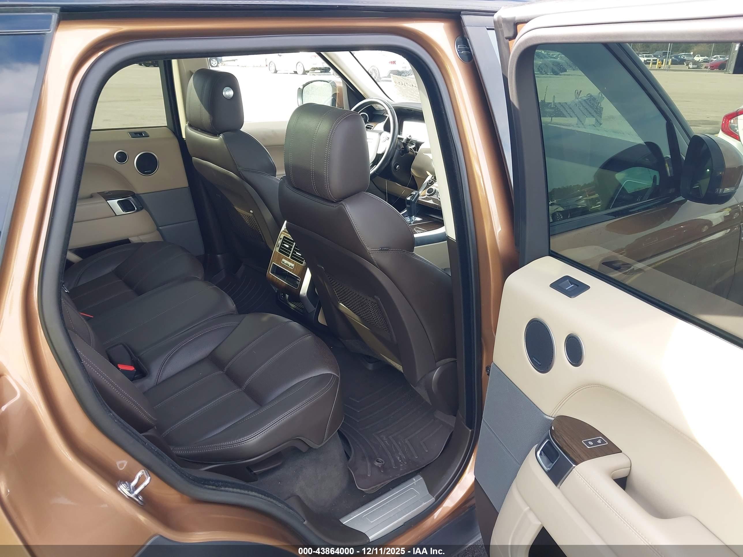 LAND ROVER image 8