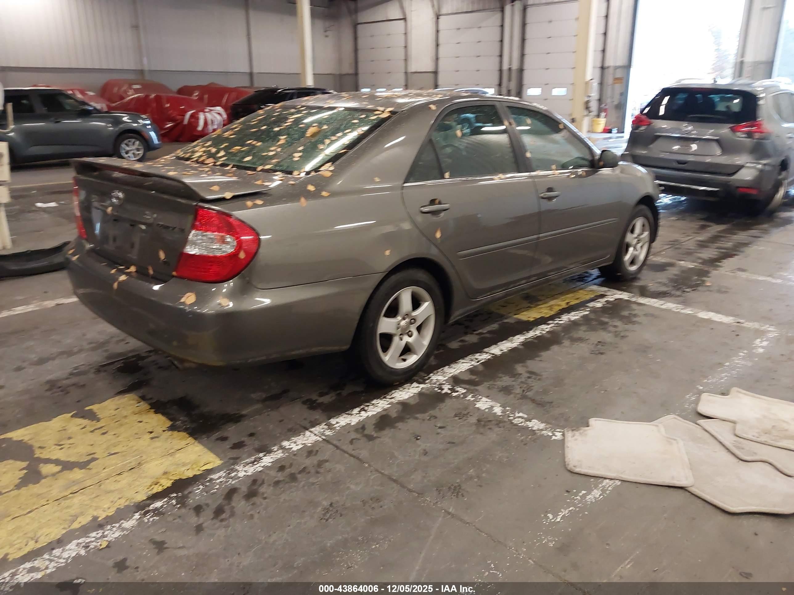 TOYOTA CAMRY image 4