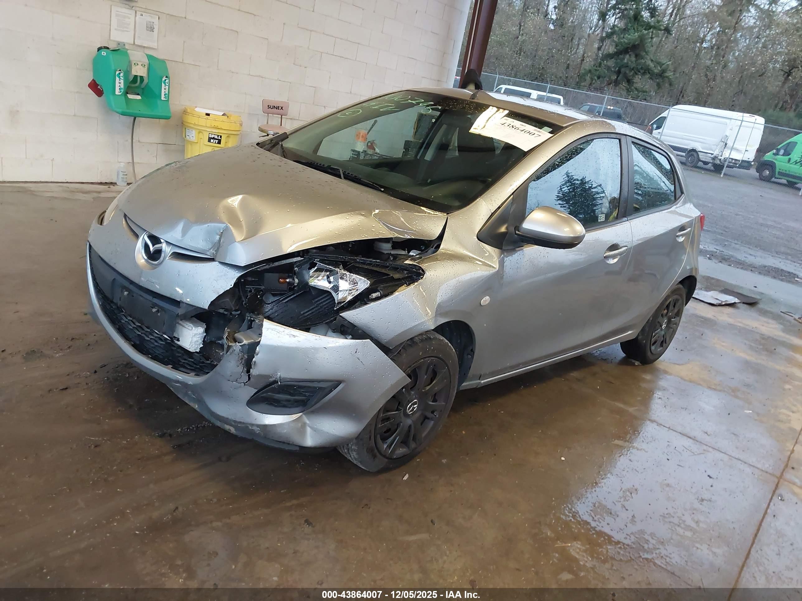 MAZDA MAZDA2 image 2