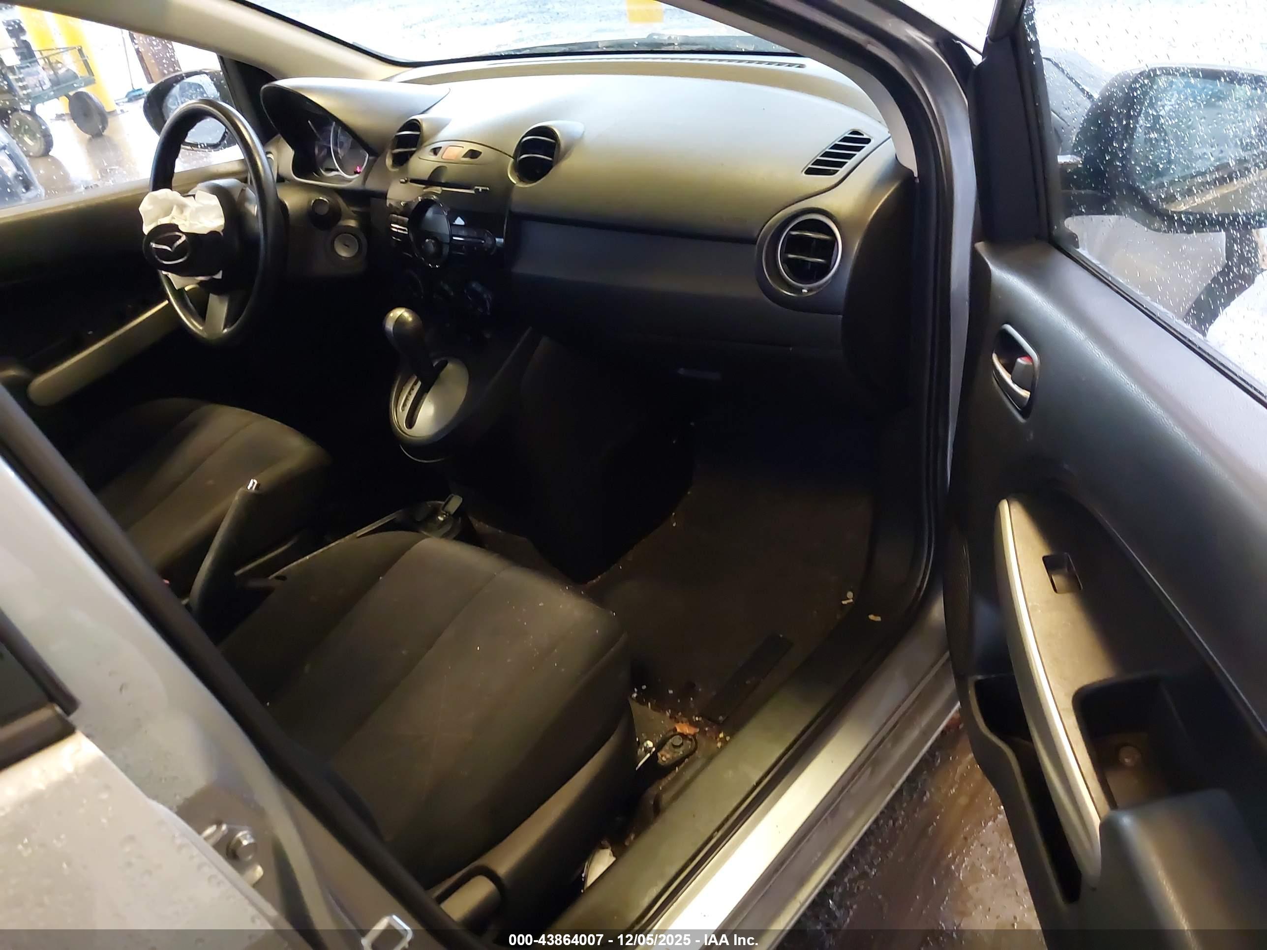 MAZDA MAZDA2 image 5